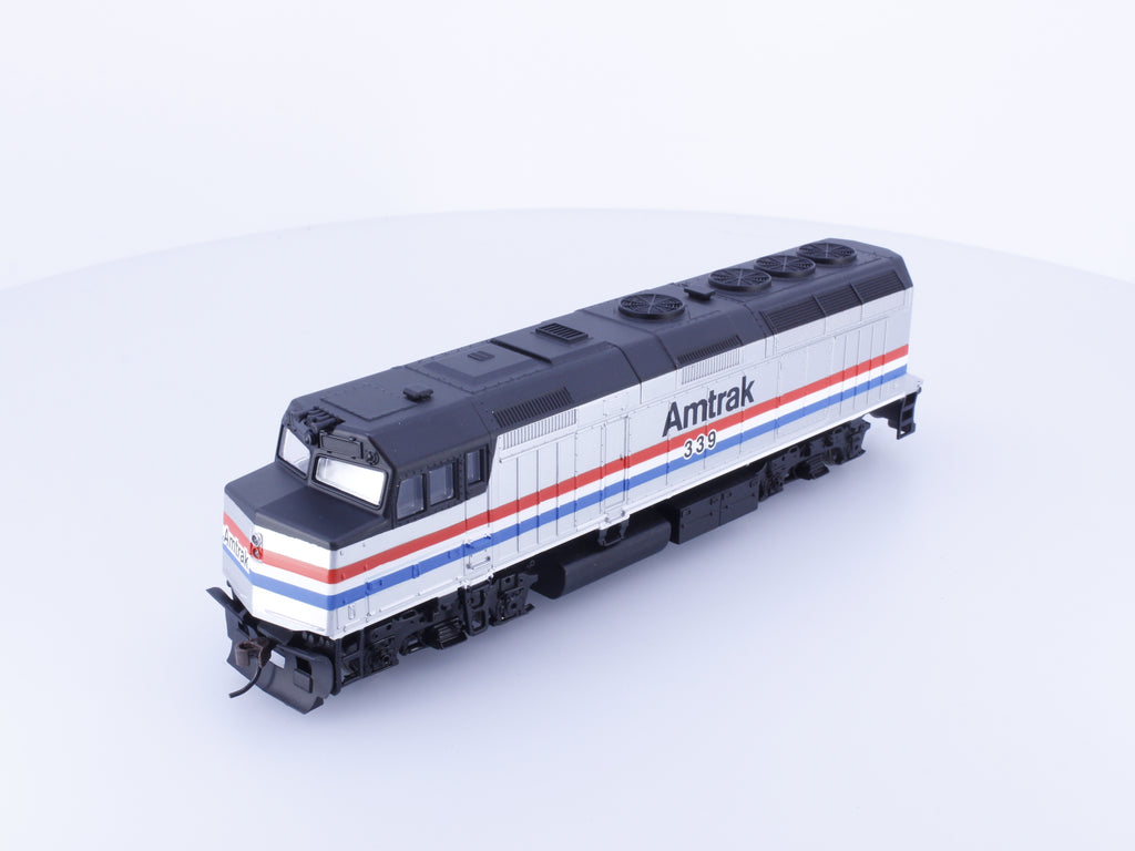 Walthers 931-311 HO Trainline EMD F40PH Diesel Locomotive PH #3 Amtrak (AMTK) 339 Analog DC