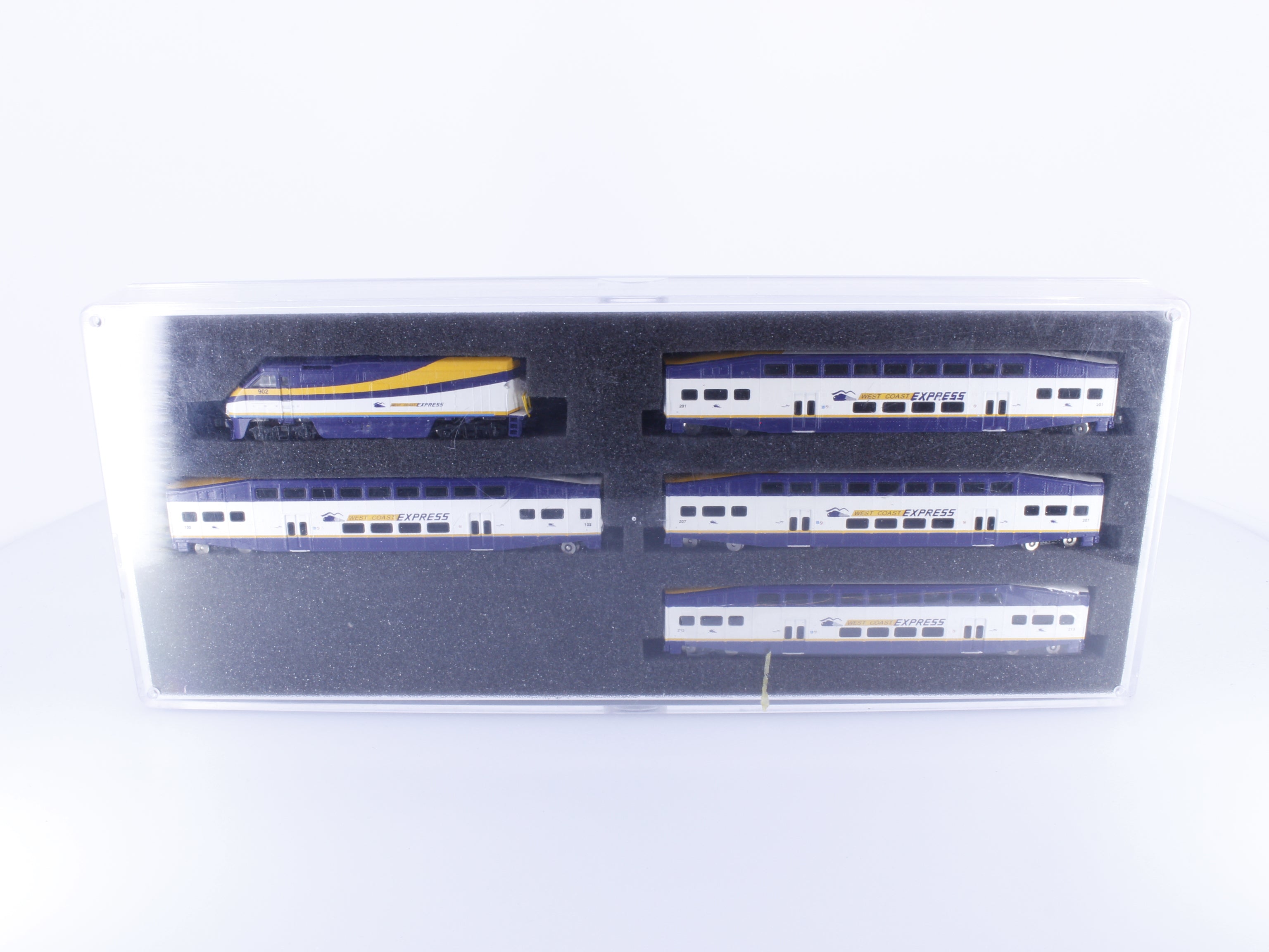 AZL AZL7007-1 Z F59PHI West Coast Express + 4 Bombardier Bi-Level Passenger Cars #2 902 Analog DC