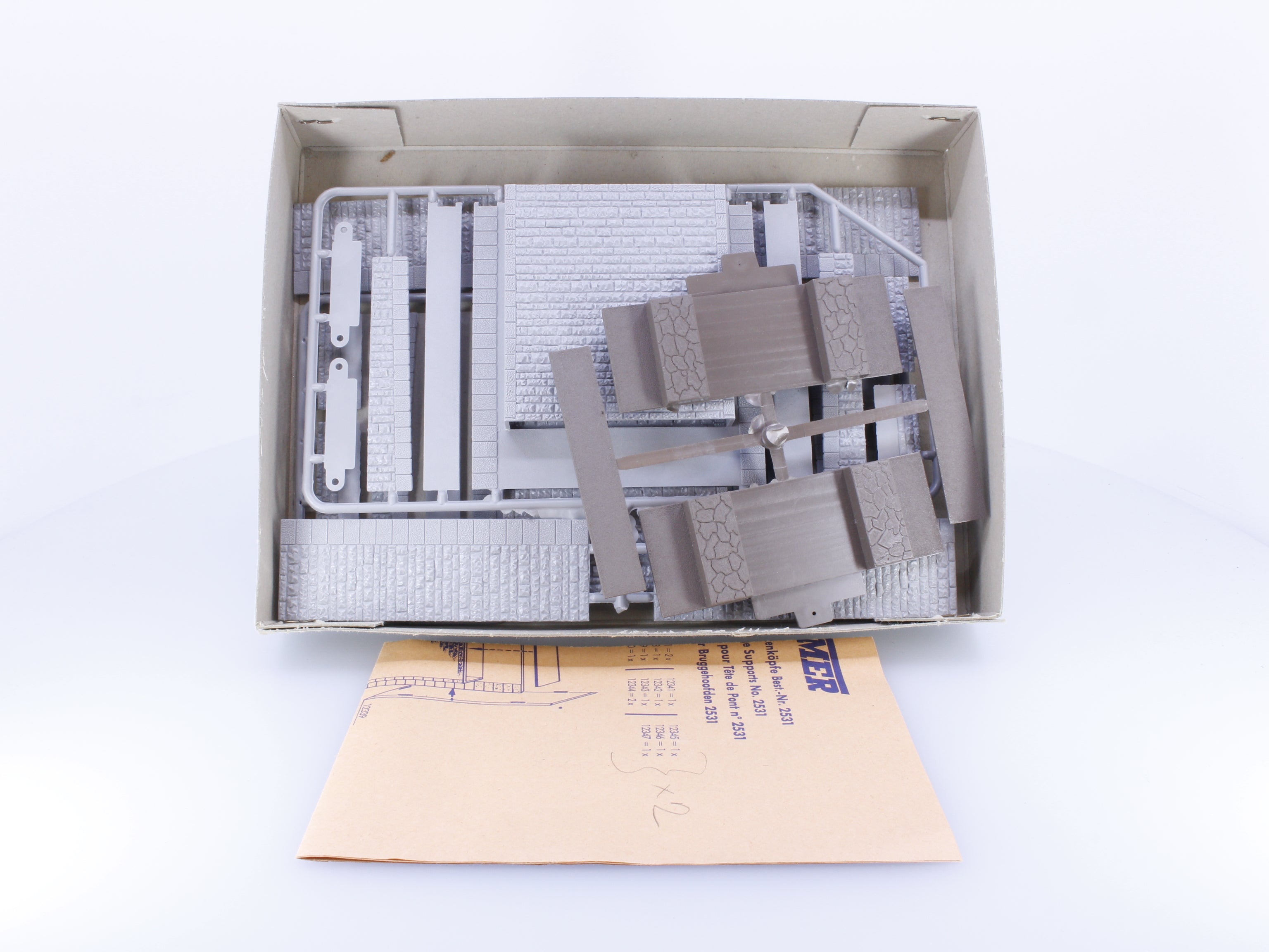 Vollmer 2531B HO Bridge Abutment, Pair