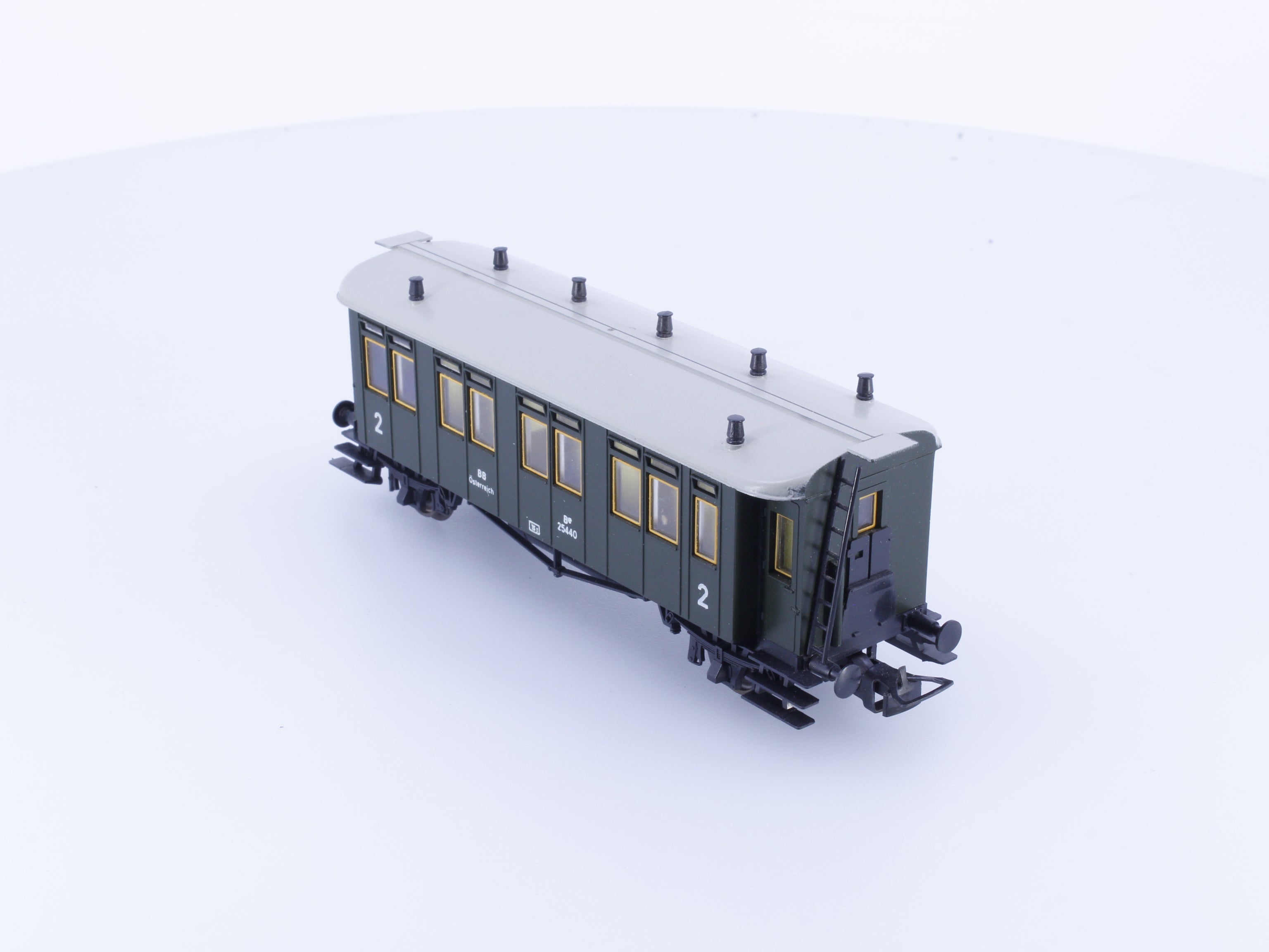 Liliput 27312 HO OBB 2nd Class Passenger Car 25440