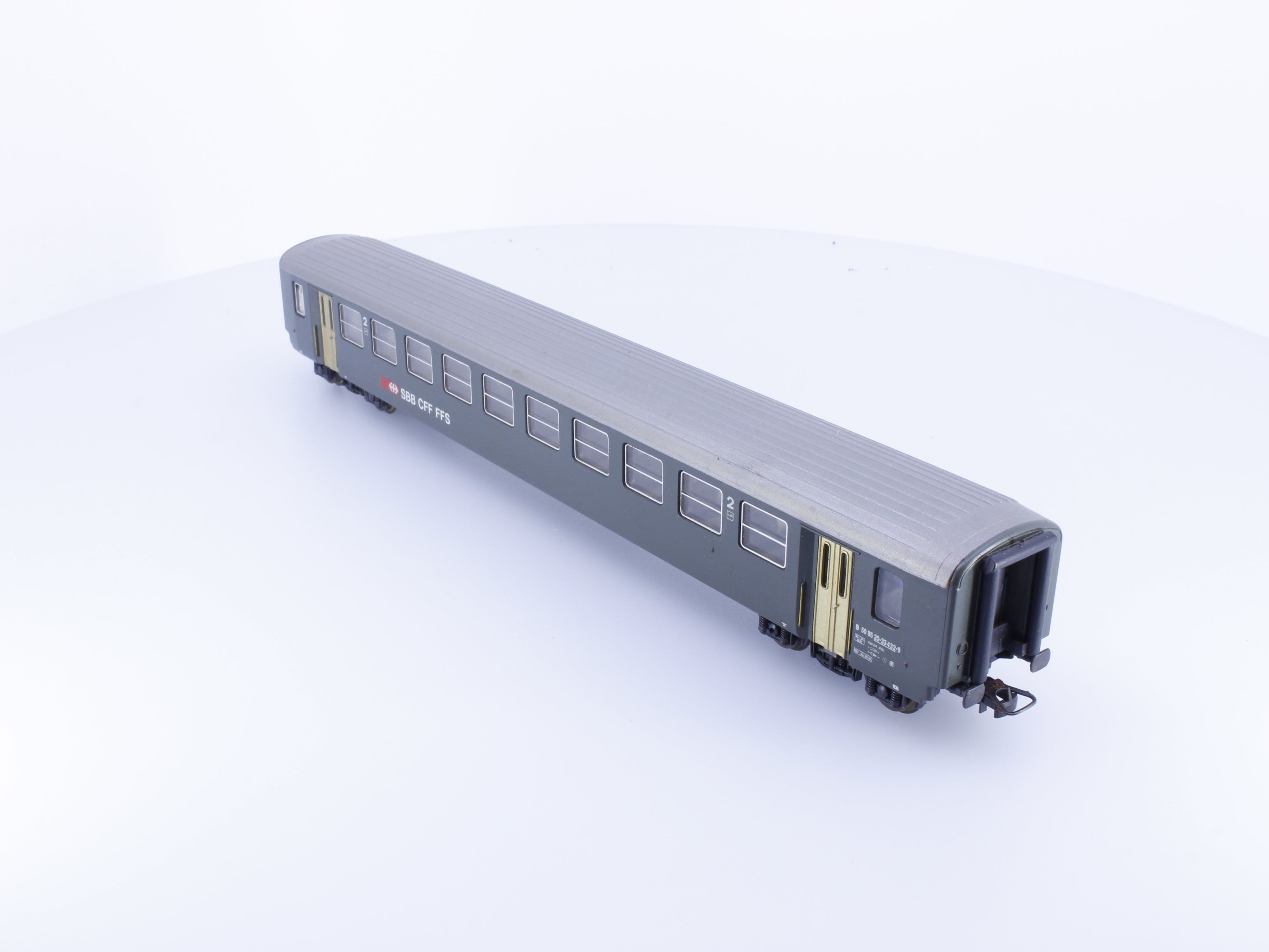 Lima 309509K HO SBB-CFF-FFS 2nd Class Passenger Car with Interior Details B5085