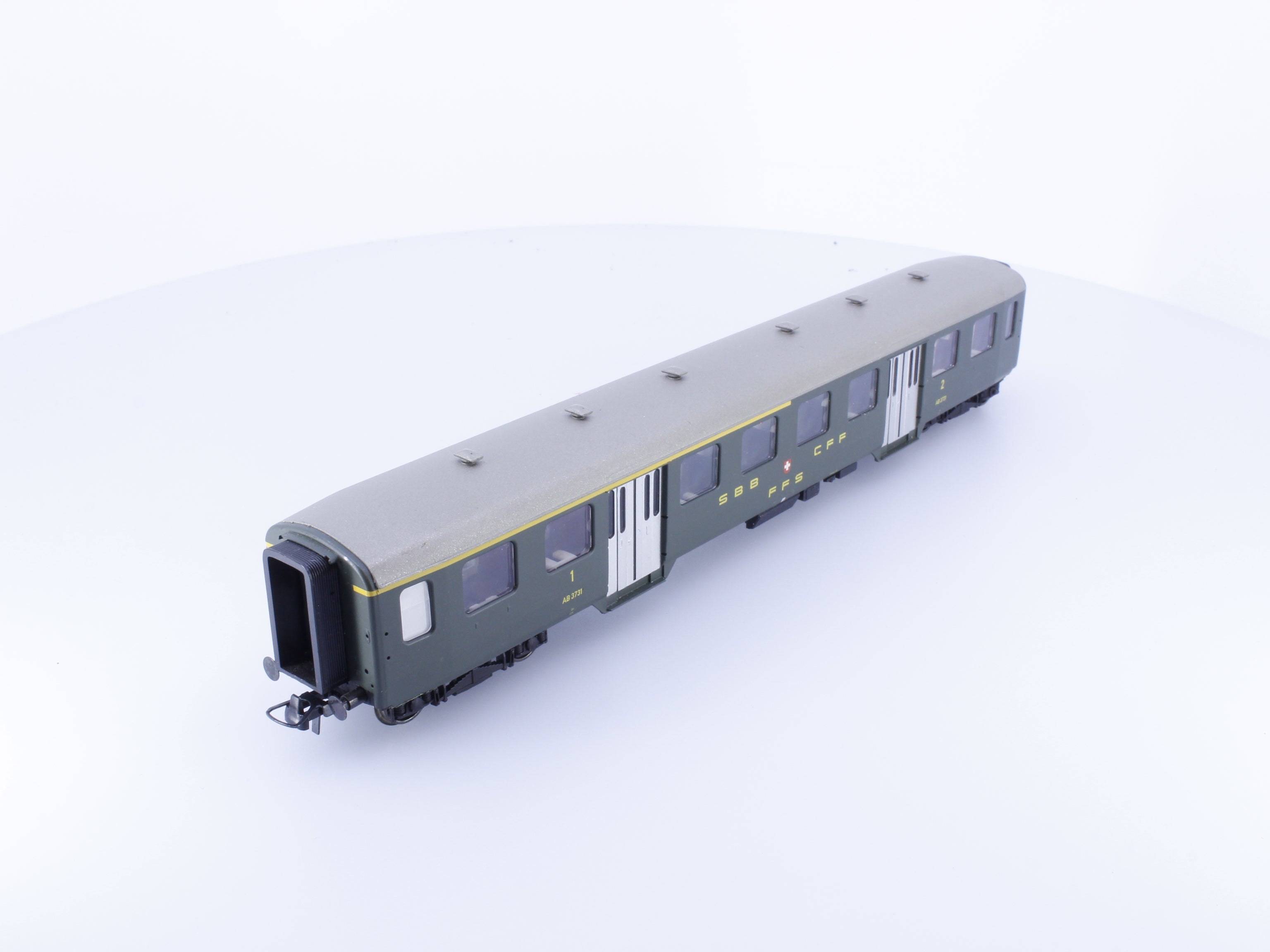 Liliput HO SBB-CFF-FFS 1st /2nd Class Passenger Car with Interior Details AB3731
