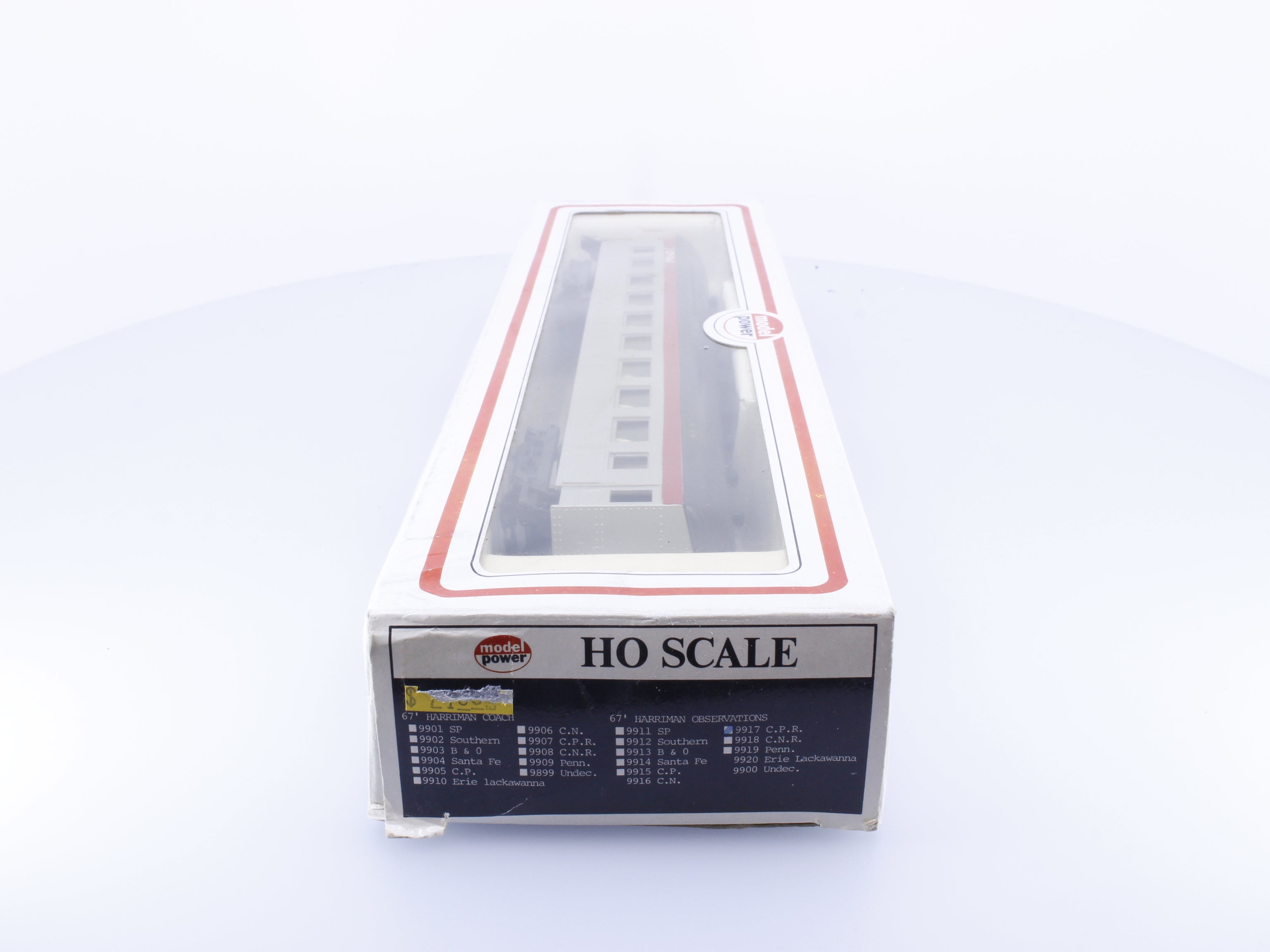 Model Power 9917 HO 67' Harriman Coach Canadian Pacific (CP)