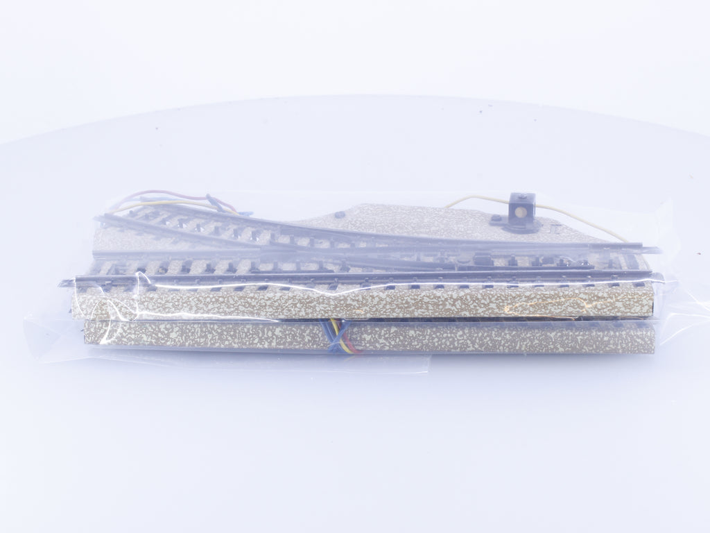 Marklin 3604 HO M Track Pair of Electric Turnouts #1