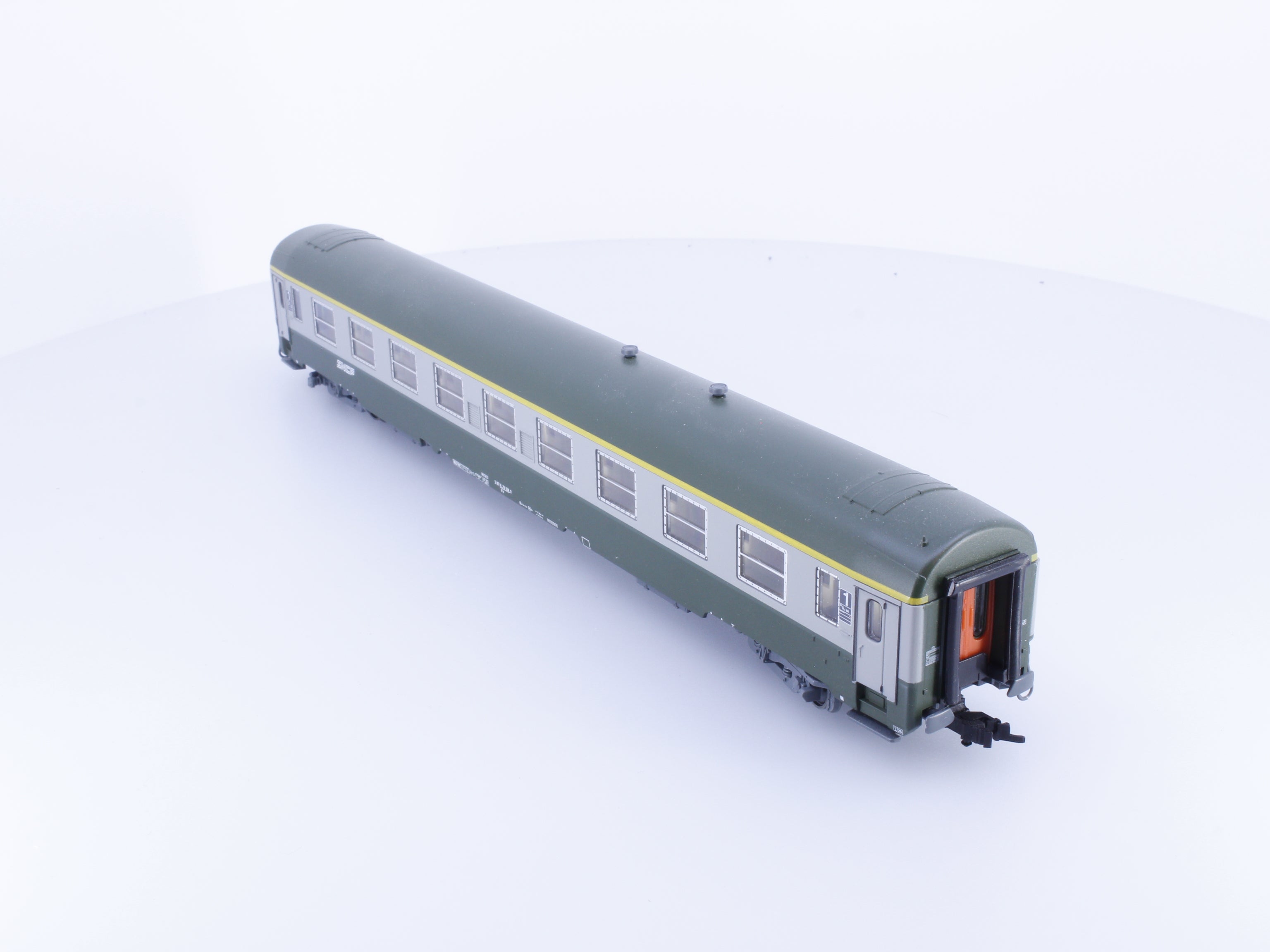 Roco 45200 HO SNCF Personenwagen 1. Kl 364-9 (#2)