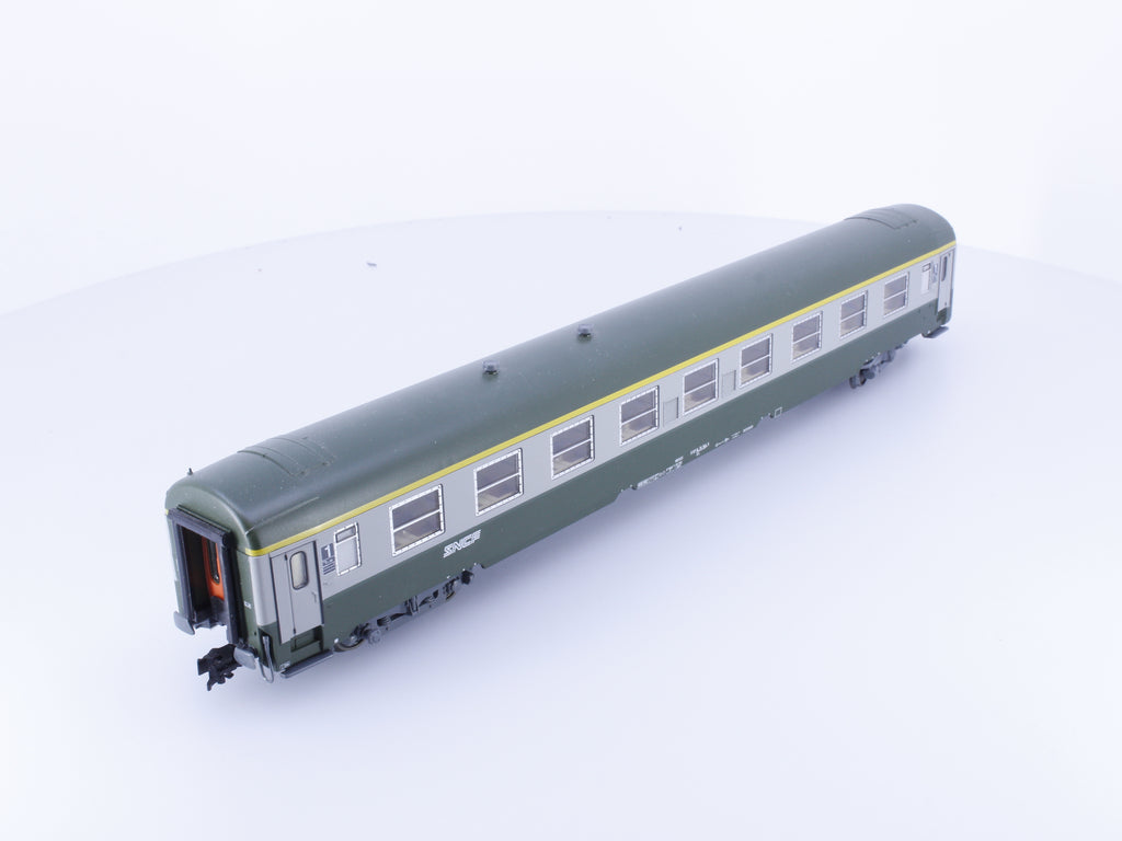 Roco 45200 HO SNCF Personenwagen 1. Kl 364-9 (#1)