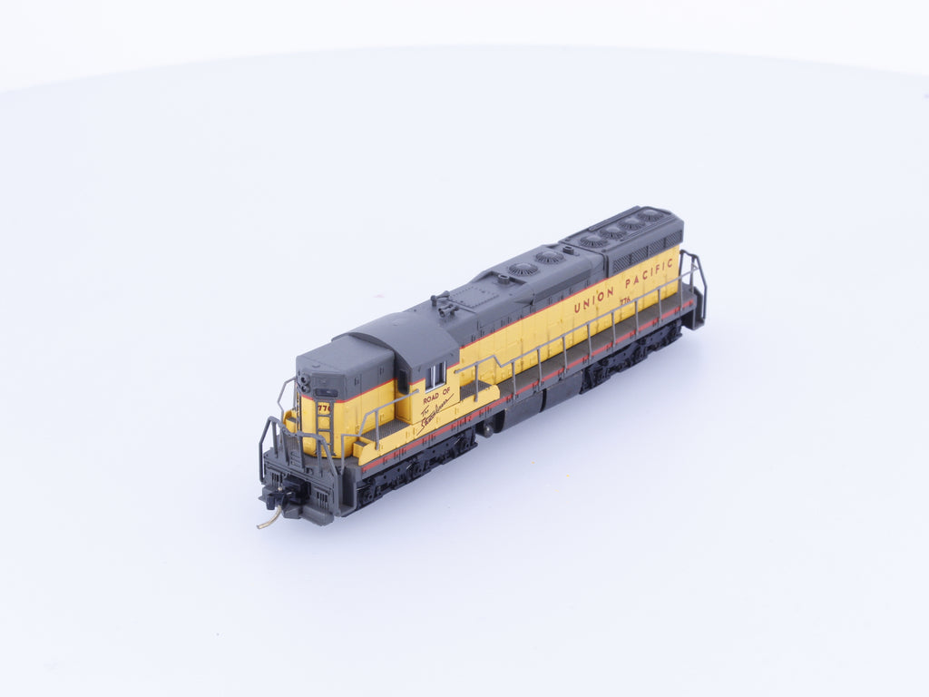 Life-Like 7775 N SD7 Diesel Locomotive Union Pacific (UP) 776 Analog DC