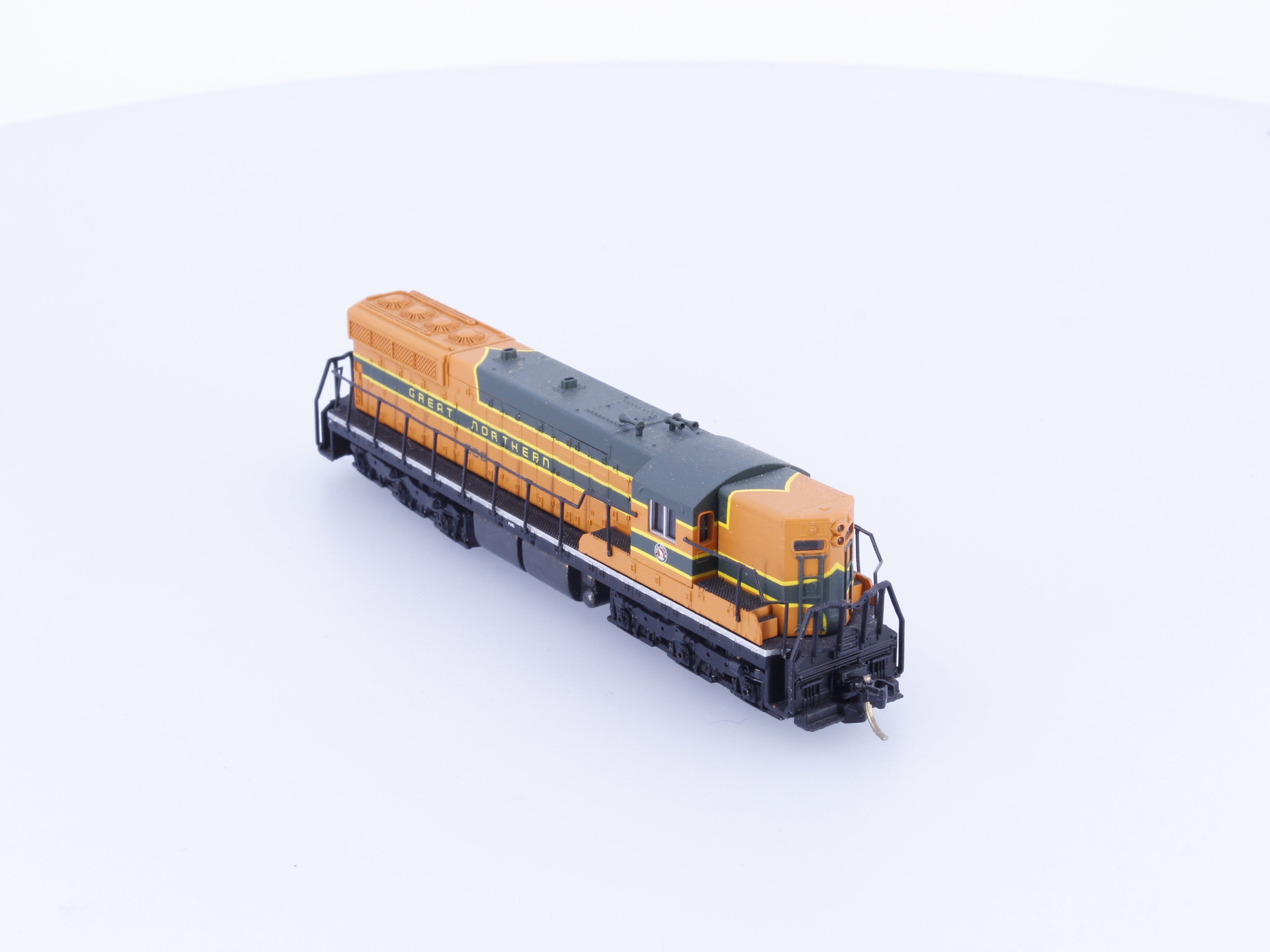 Life-Like 7763 N SD7 Diesel Locomotive Great Northern (GN) 566 Analog DC