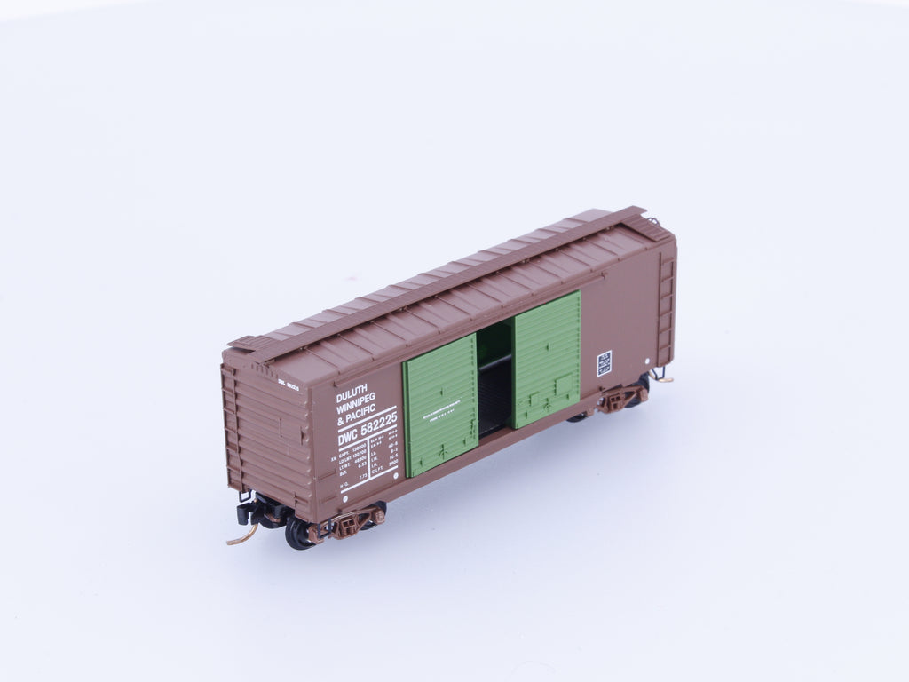Micro Trains 23260 N 40' Standard Box Car Double Doors Duluth Winnipeg and Pacific (DWP) 582225