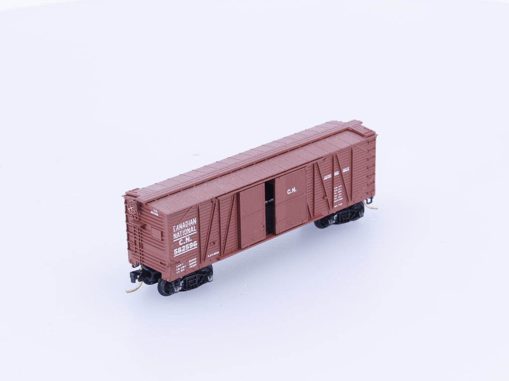 Micro Trains 29070 N 40' Outside Braced Box Car Canadian National (CN) 582596