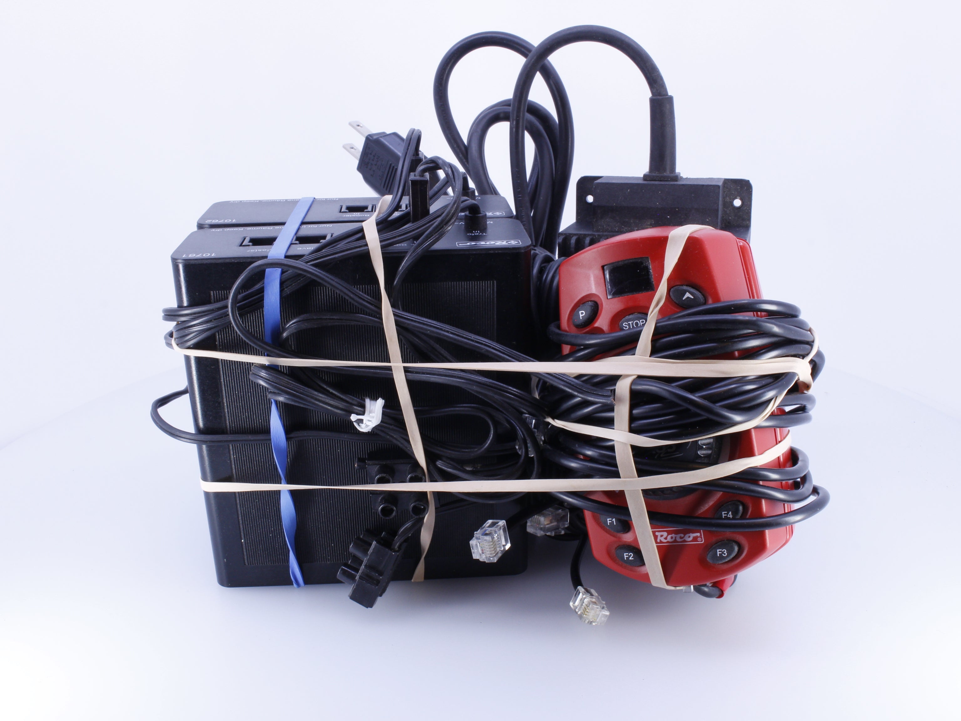 Roco 10761/62 HO Complete DCC Control System with 2 Handheld Maus