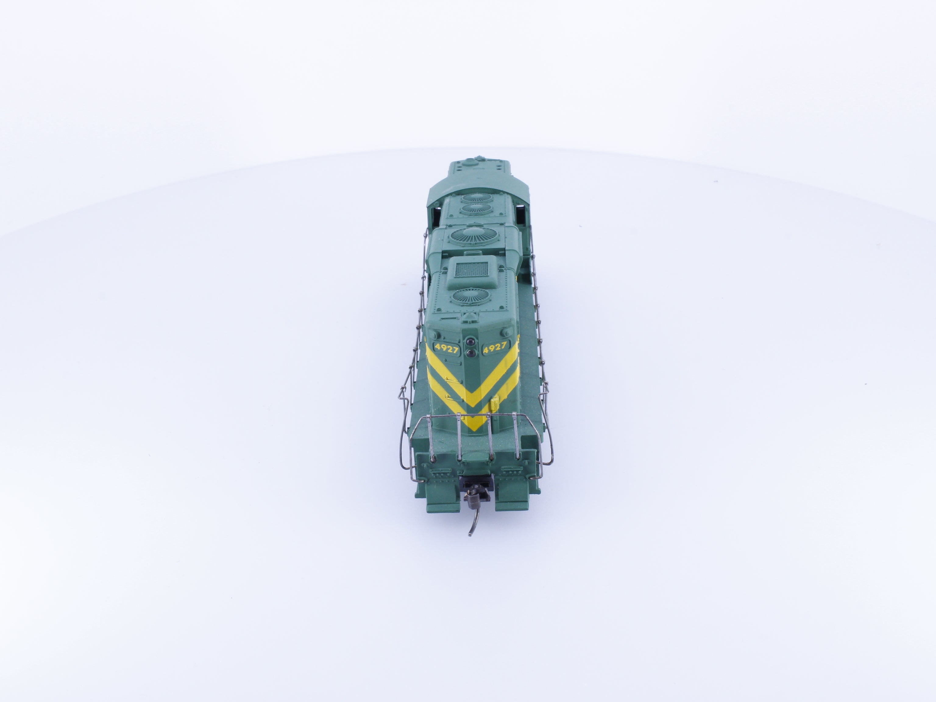 Athearn 2520 HO GP-9 Diesel Locomotive Central Vermont 4927 Analog DC