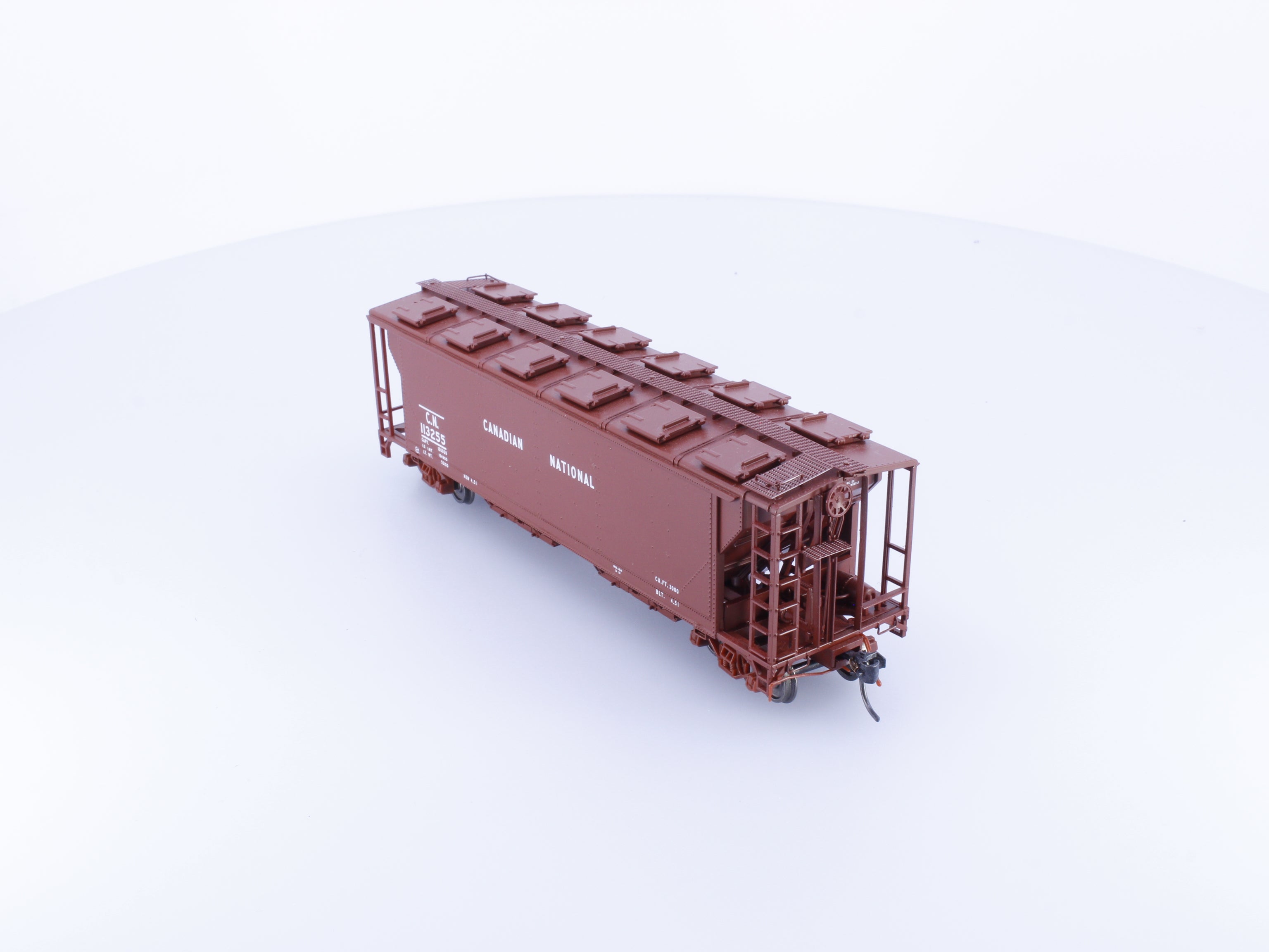 Trueline Trains 113255 HO 12 Hatch Covered Red Hopper Canadian National (CN) 113255