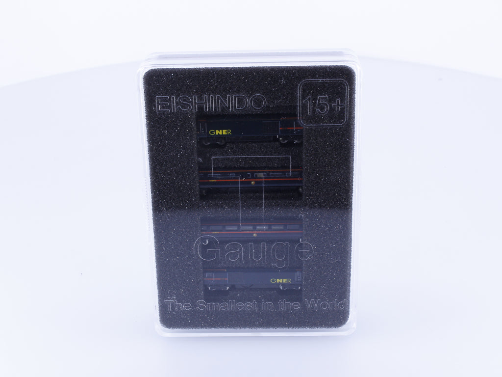 TGauge GNER HST T 4 Piece Set with 2 Powered Locomotives and 2 Extra Coaches Analog DC