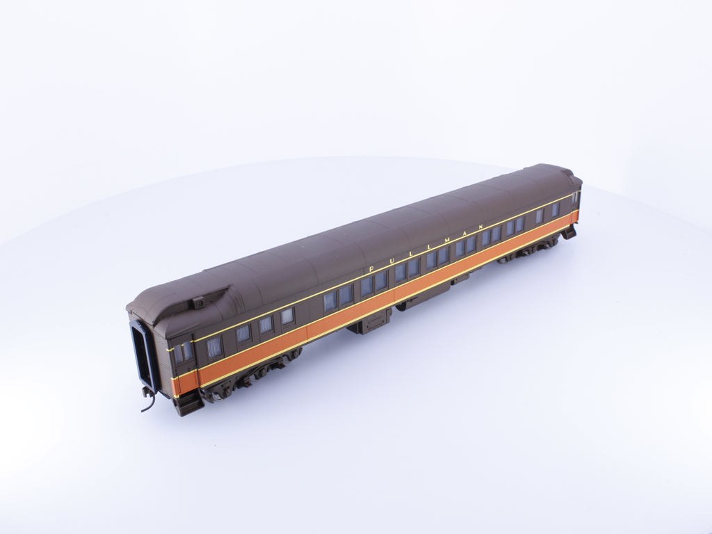 Walthers 932-10216 HO Pullman Heavyweight 14 Section Passenger Car Illinois Central (IC) (2)