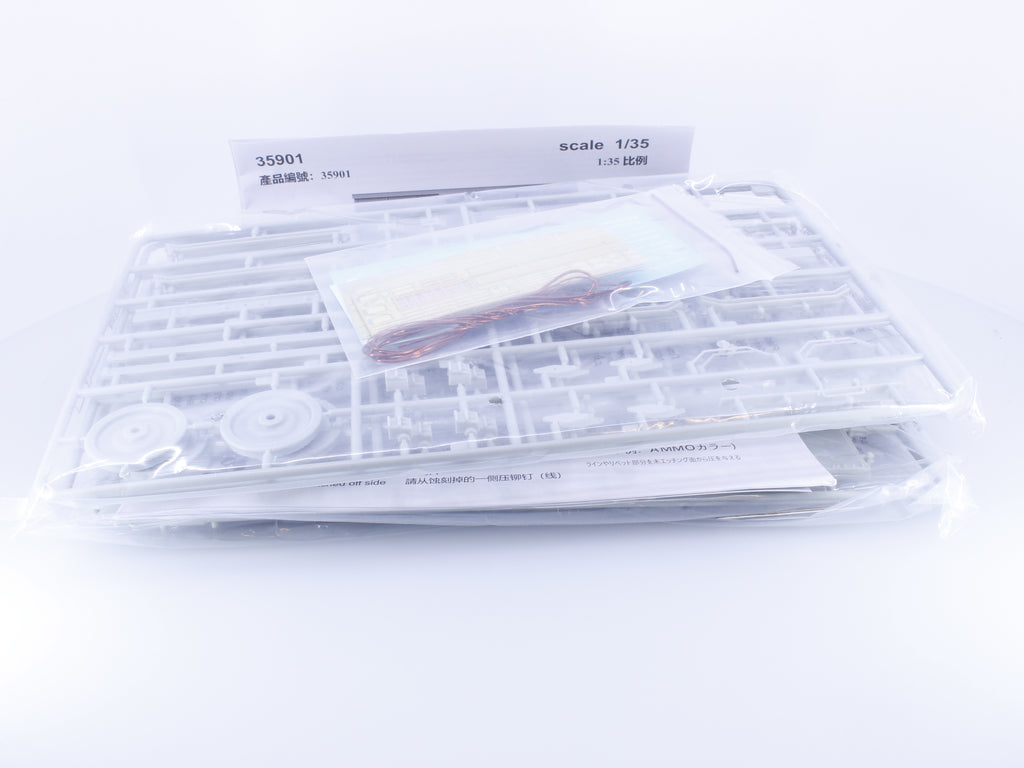 Thunder Model 35901 1/35 Scale German Gedeckter Guterwagen G10 Kit DR (Germany)