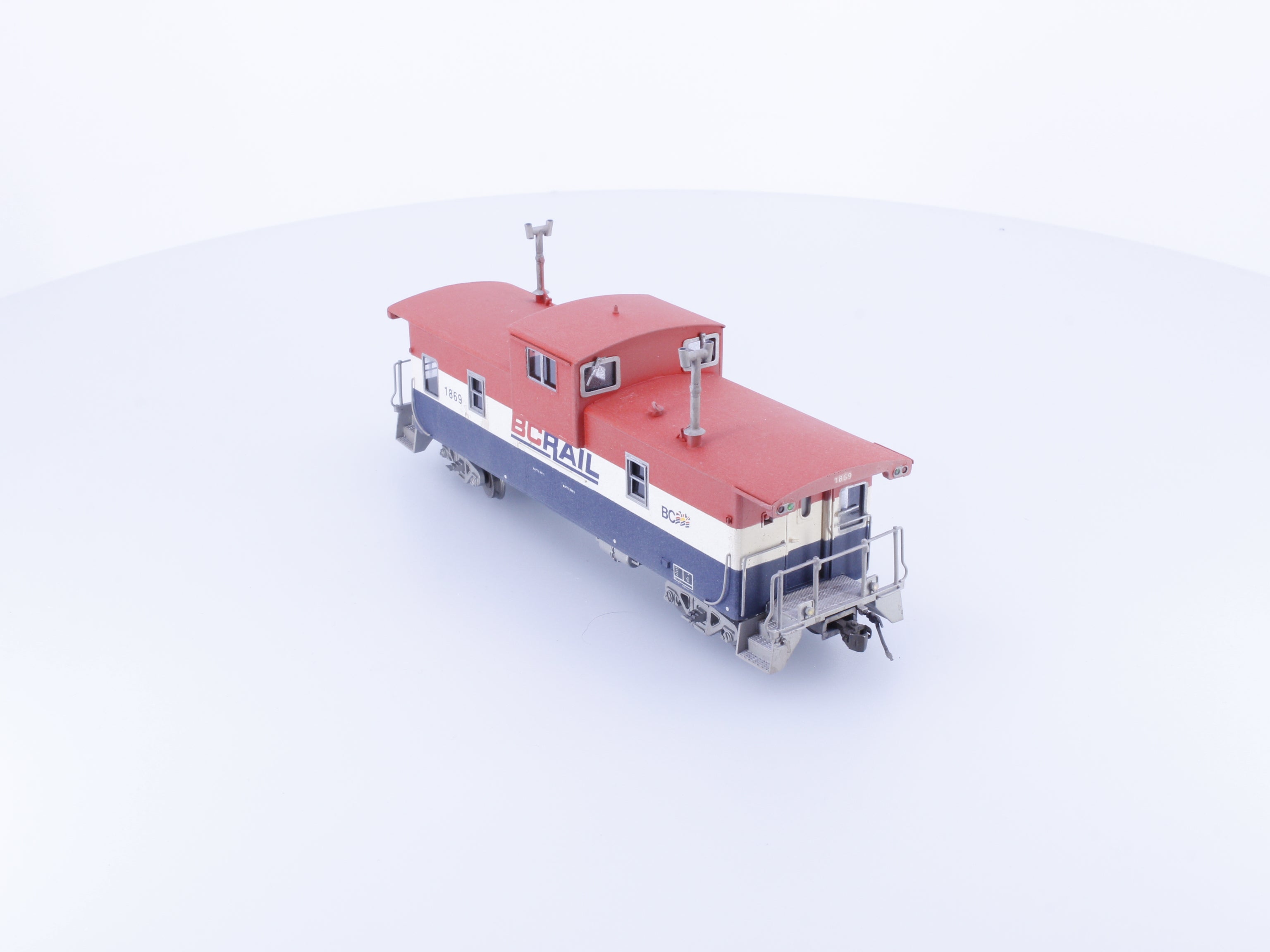 Overland 3862.1 HO Brass Wide Vision Caboose Factory Painted and Weathered BC Rail (BCOL) 1869