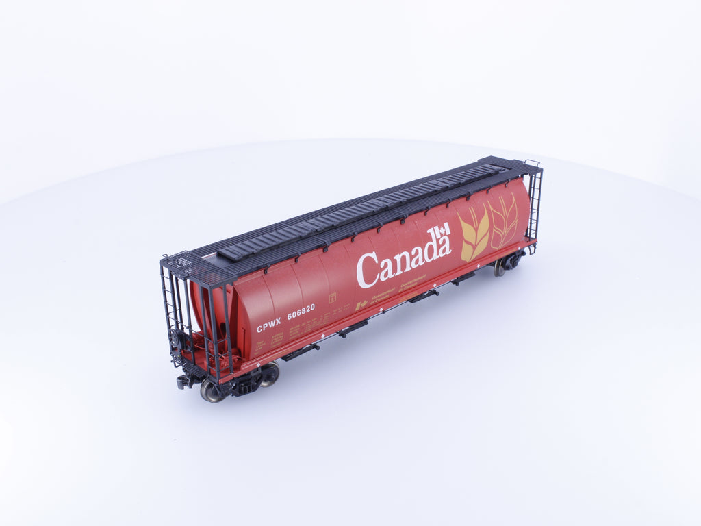 InterMountain 45102-152 HO Cylindrical Covered Hopper Red Canada Canadian Wheat Board (CNWX) 606820