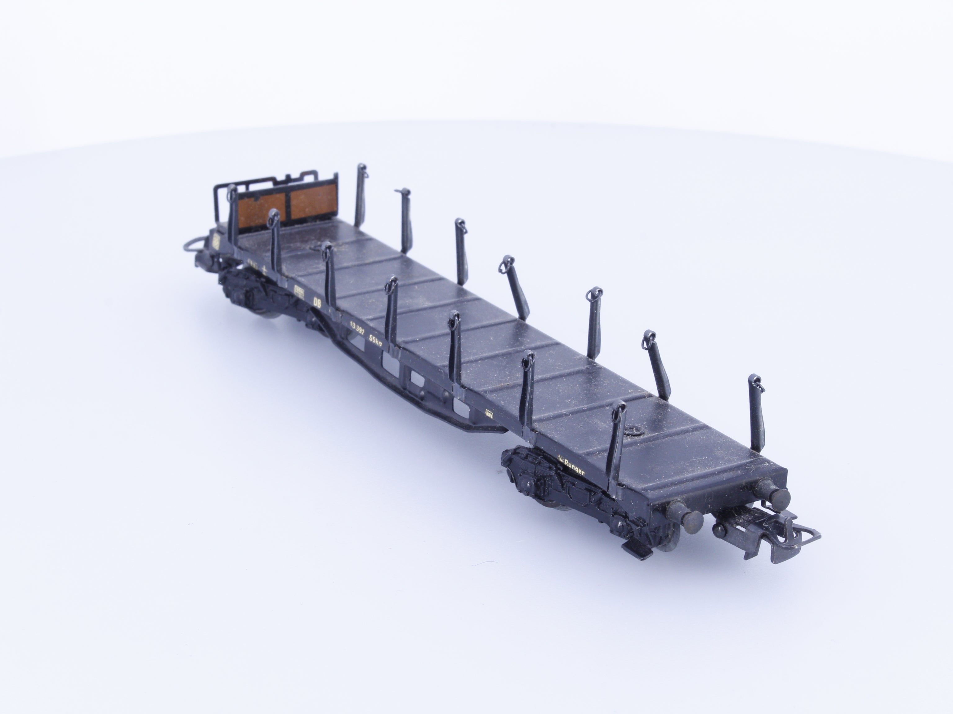 Marklin 4516 HO DB Flat Car with Stakes 13392 (#1)