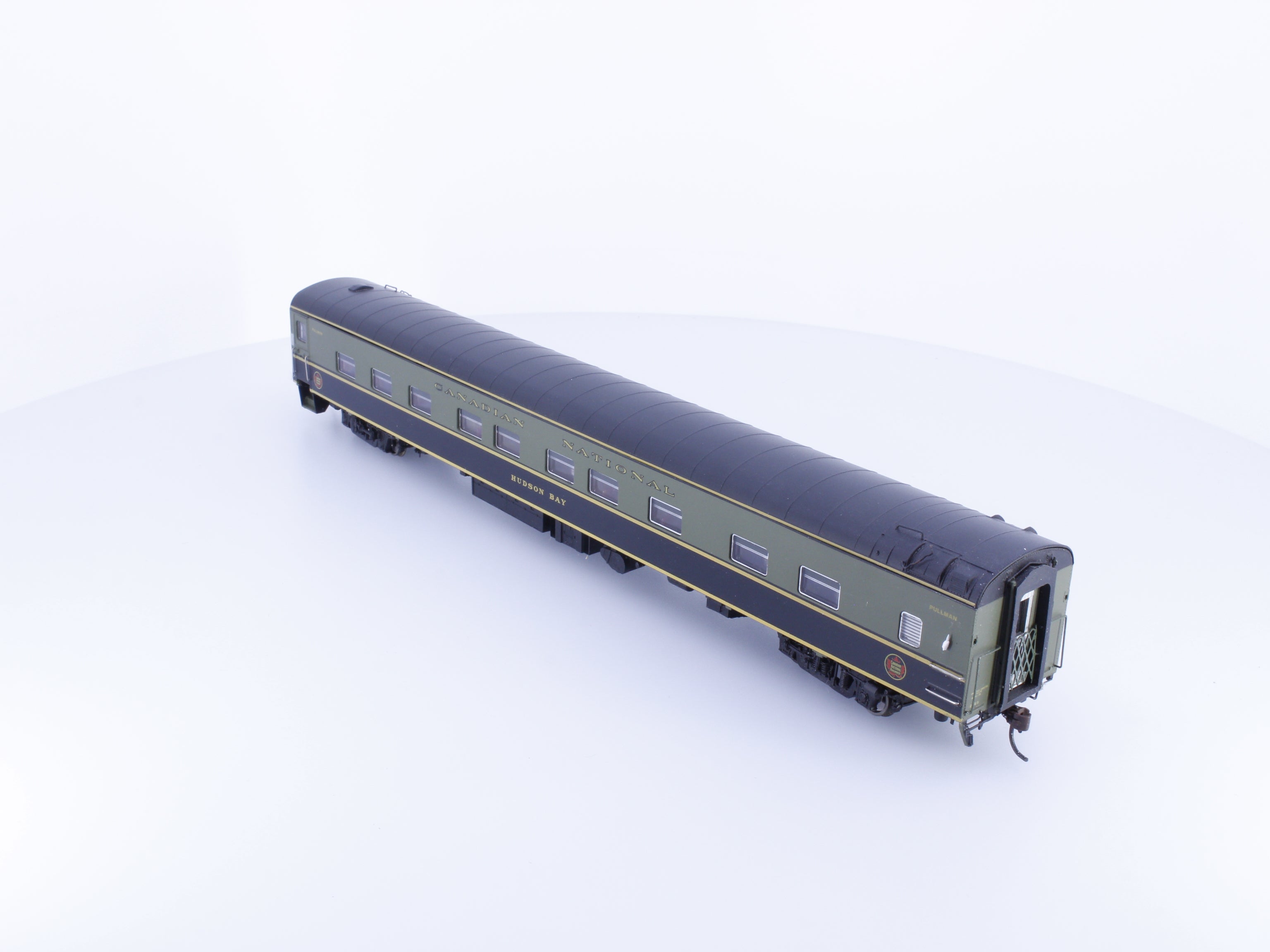 Rapido 104008 HO Bay Sleeper with Interior Lighting Canadian National (CN) Hudson Bay