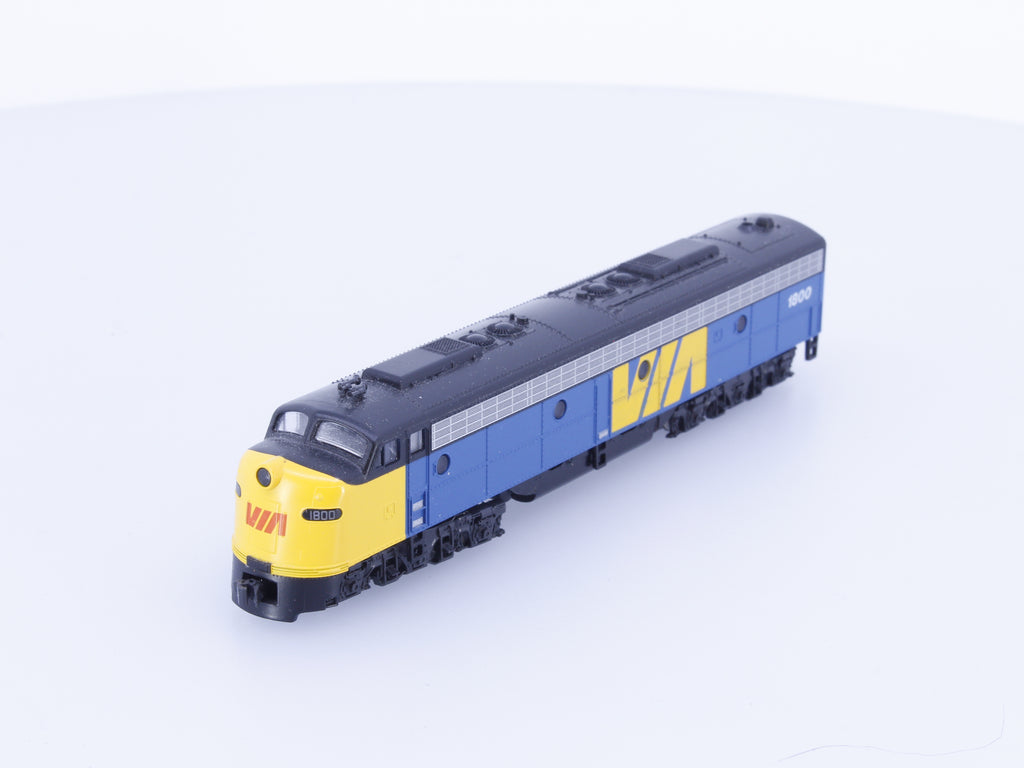 Kato 176-5344 N E8A Diesel Locomotive Via Rail (VIA) 1800 Analog DC