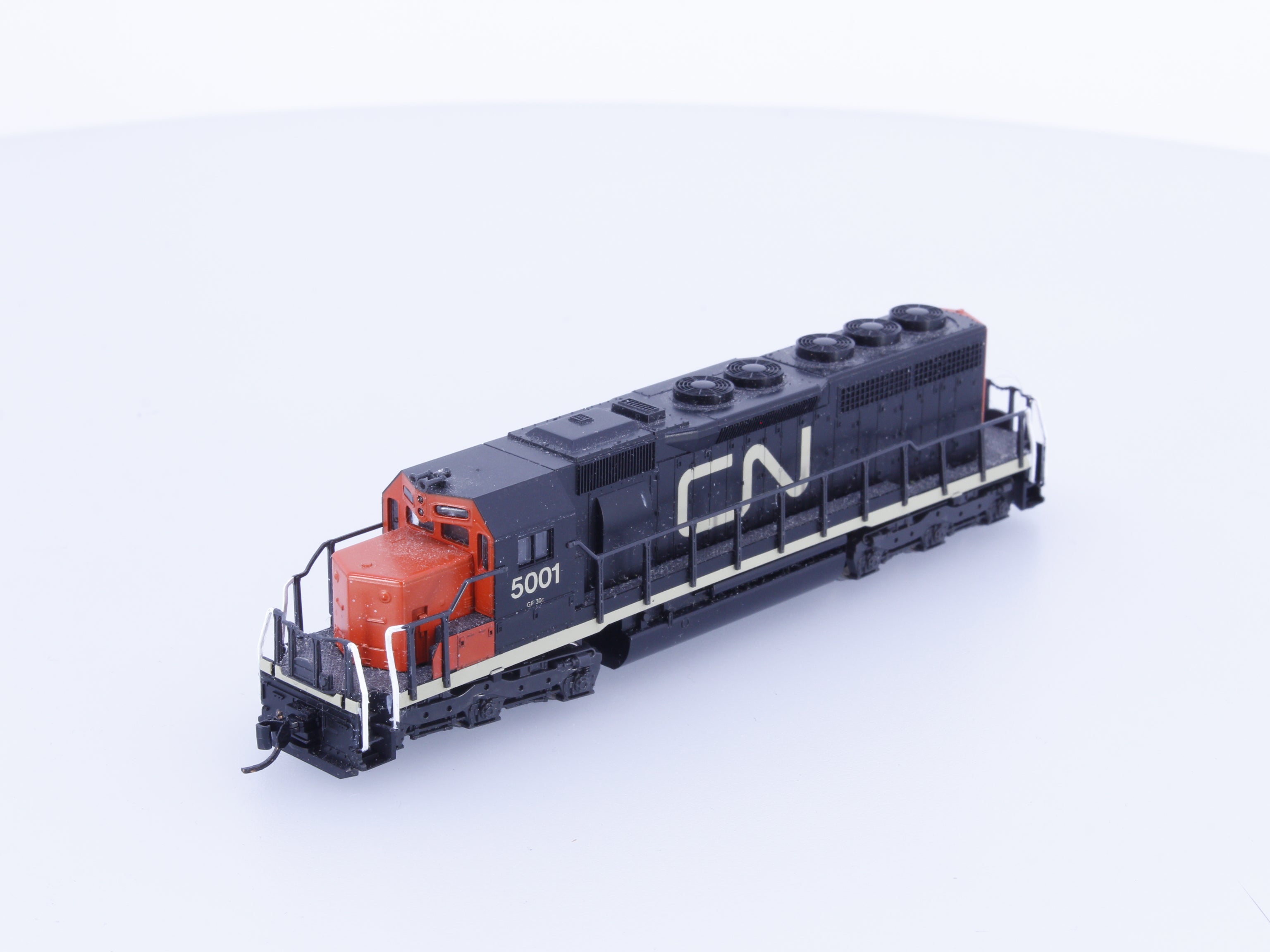 Kato 176-20L N SD40 Diesel Locomotive Canadian National (CN) 5001 Analog DC