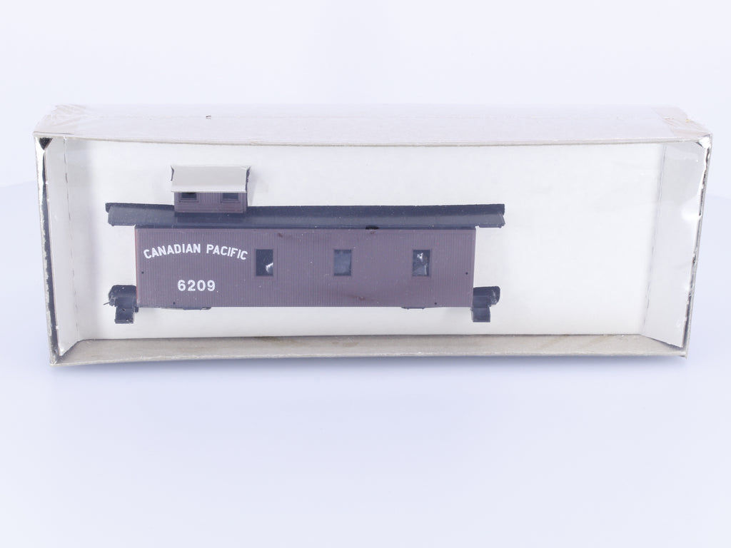 Trains Canada 1-134 HO Pre 1914 Curved Logo Caboose Kit Canadian Pacific (CP) 6209
