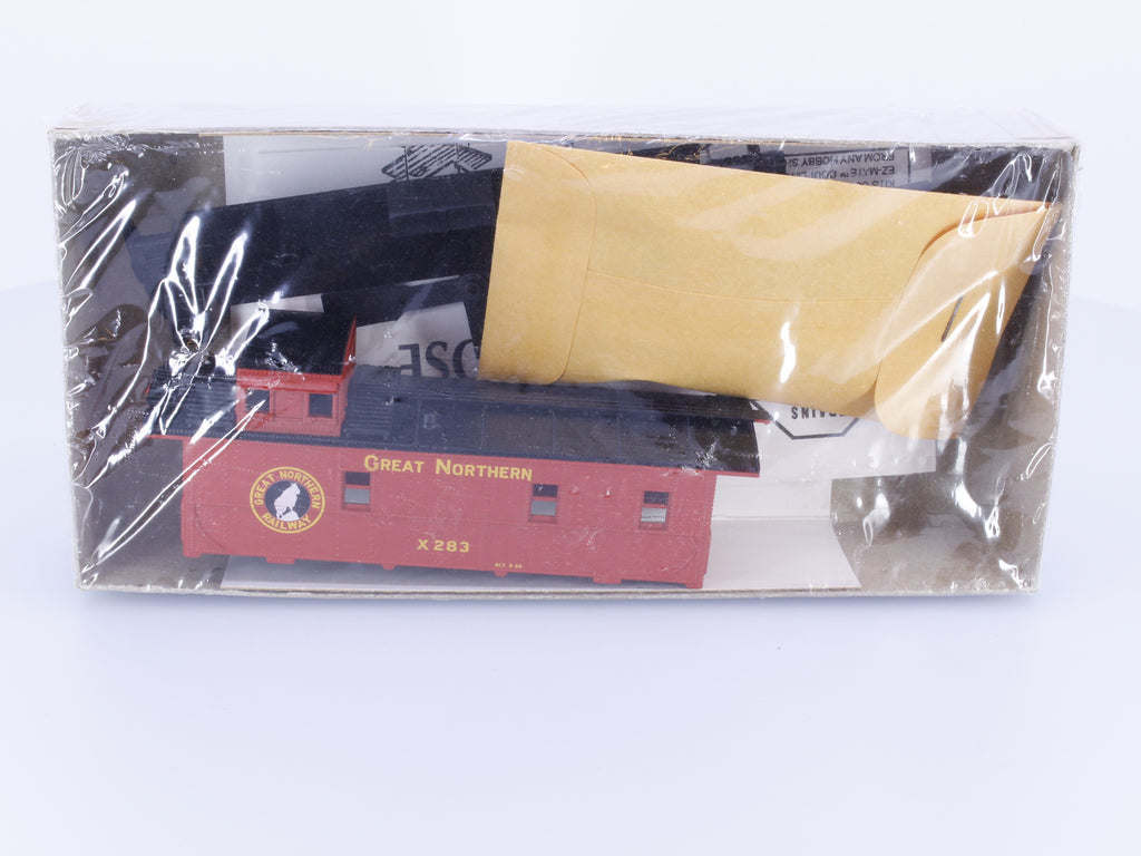 Athearn 1260 HO Cupola Caboose Kit Great Northern (GN) X283 (#1)