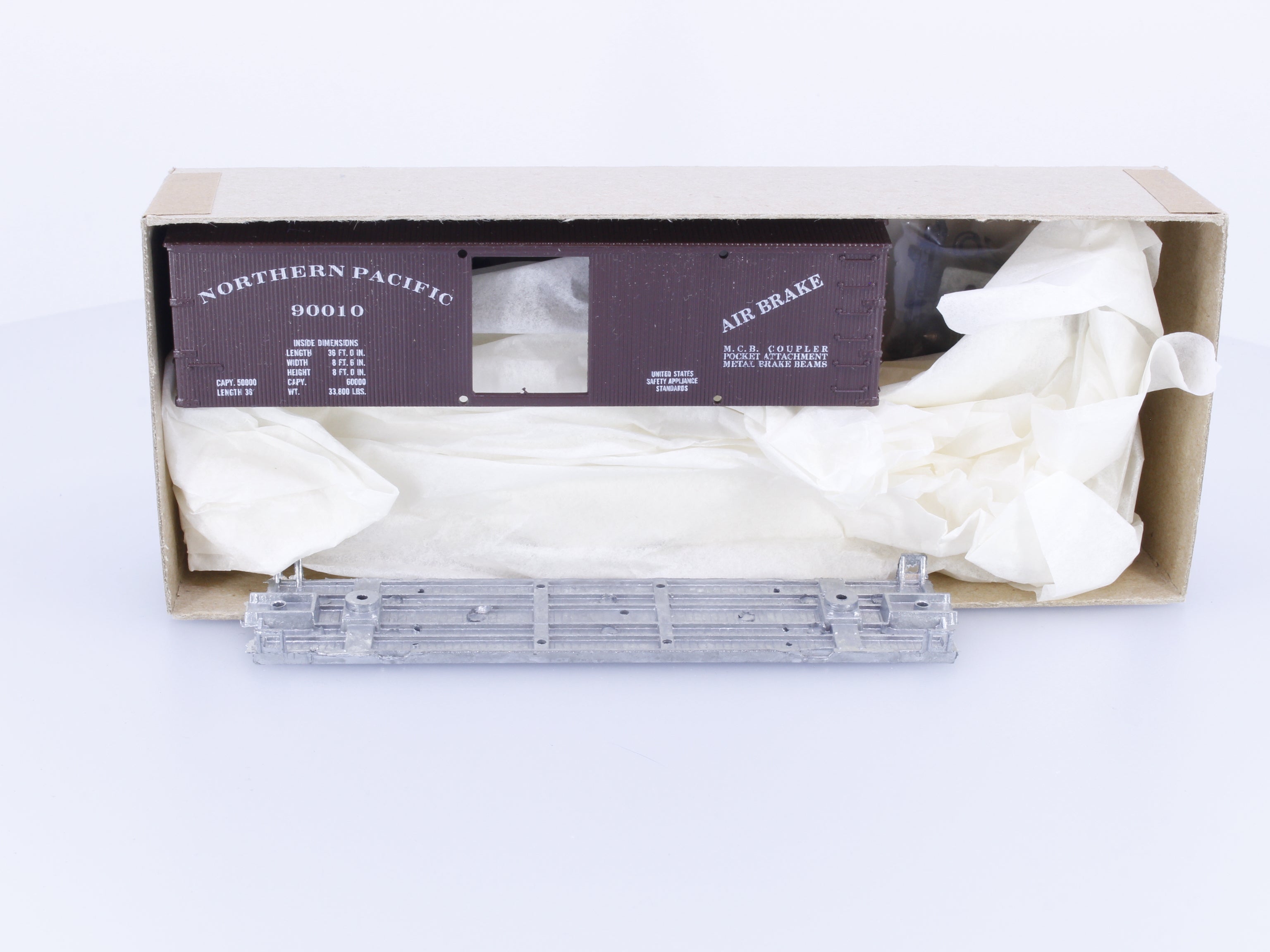 Roundhouse 3066 HO 40' Old Timer Boxcar Kit #2 Northern Pacific (NP) 90010