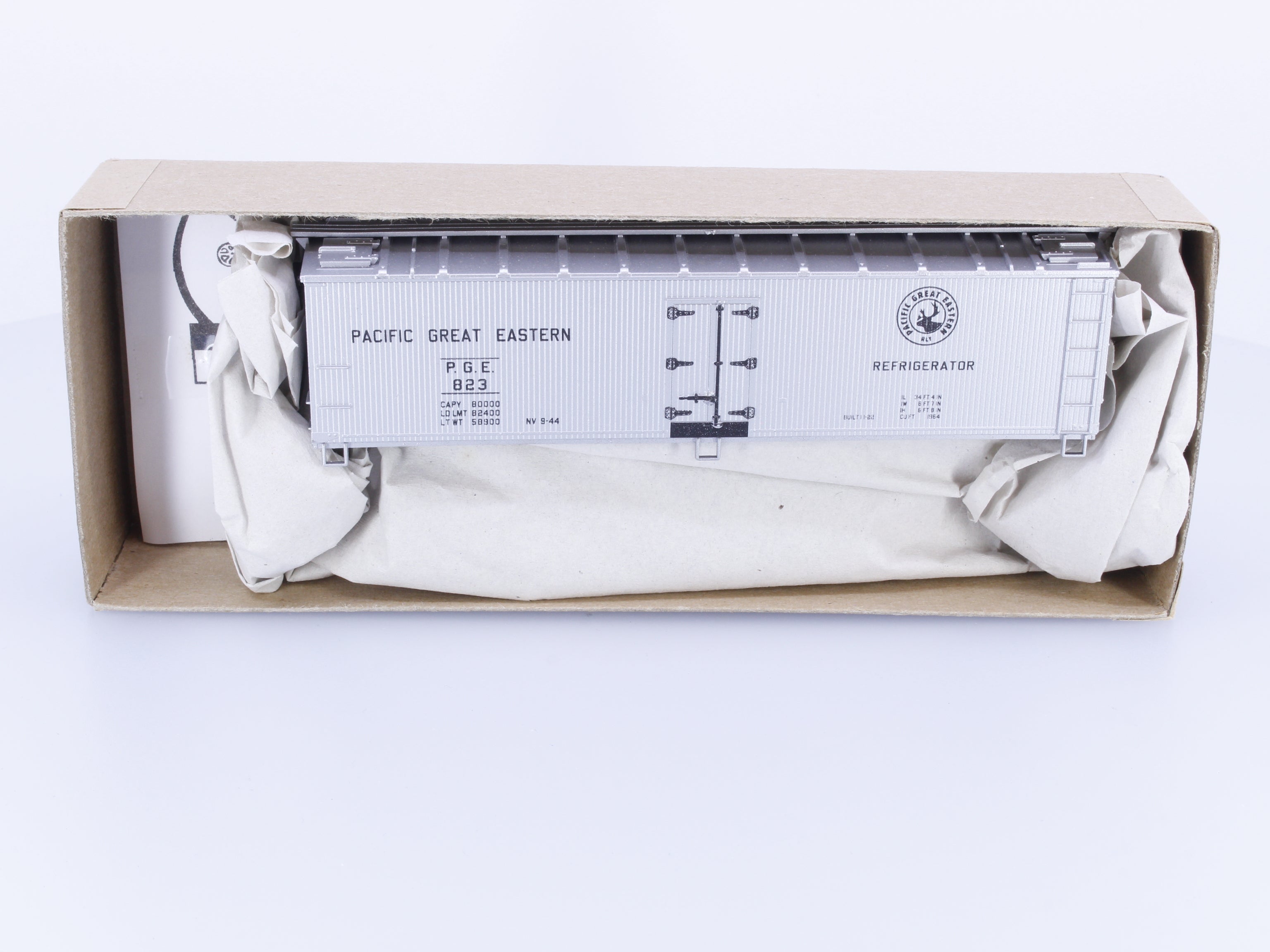 Accurail 4834 HO 40' Wood Reefer Kit #2 Pacific Great Eastern (PGE) 823