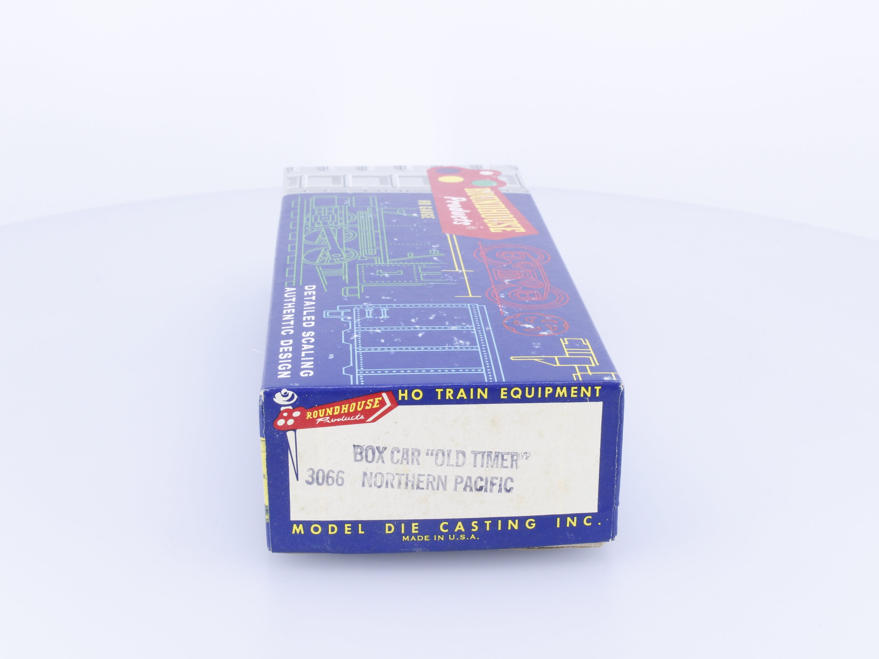 Roundhouse 3066 HO 40' Old Timer Boxcar Kit Northern Pacific (NP) 90010