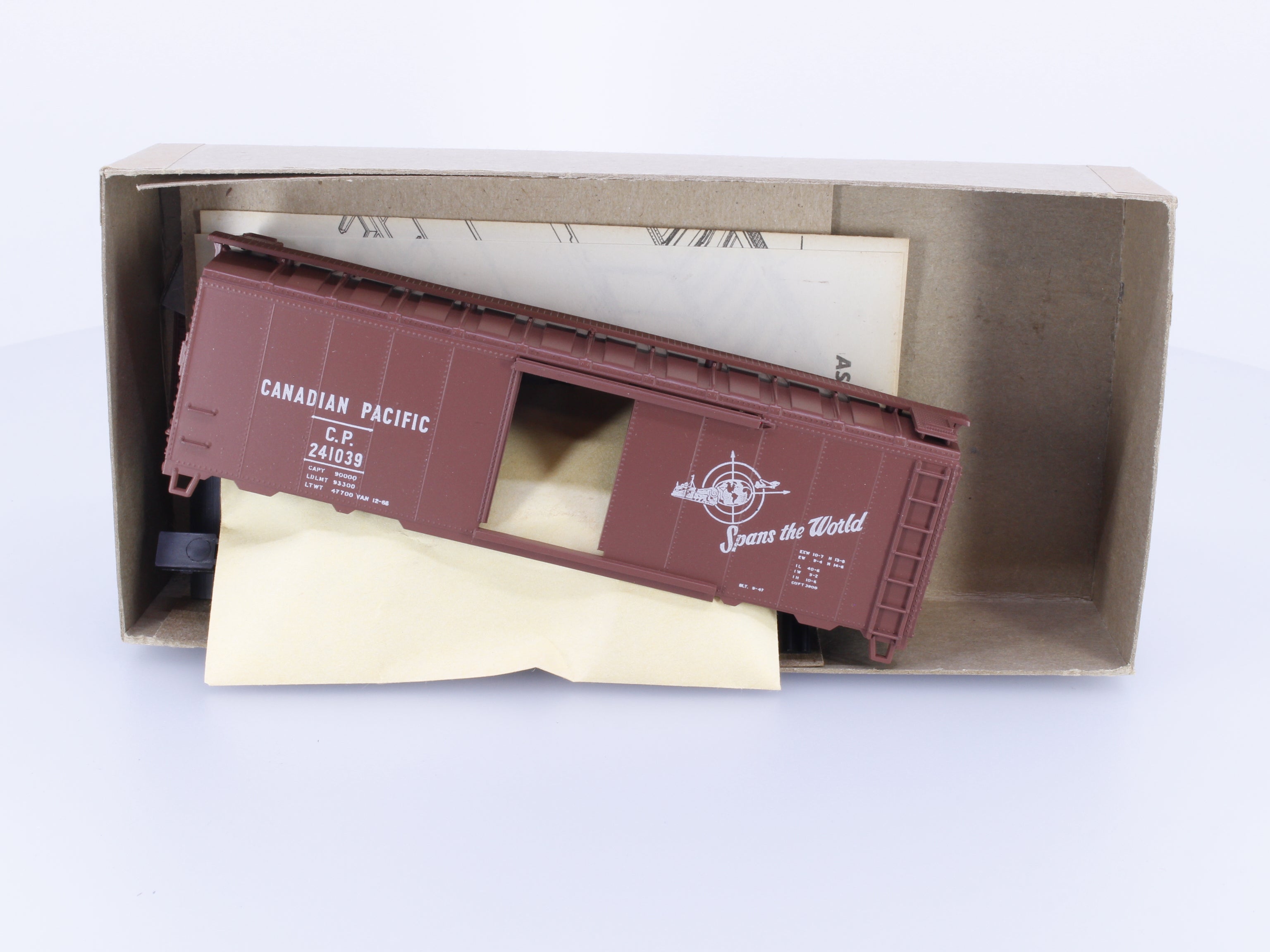 Athearn 5007 HO 40' Box Car Kit Canadian Pacific (CP) 241039
