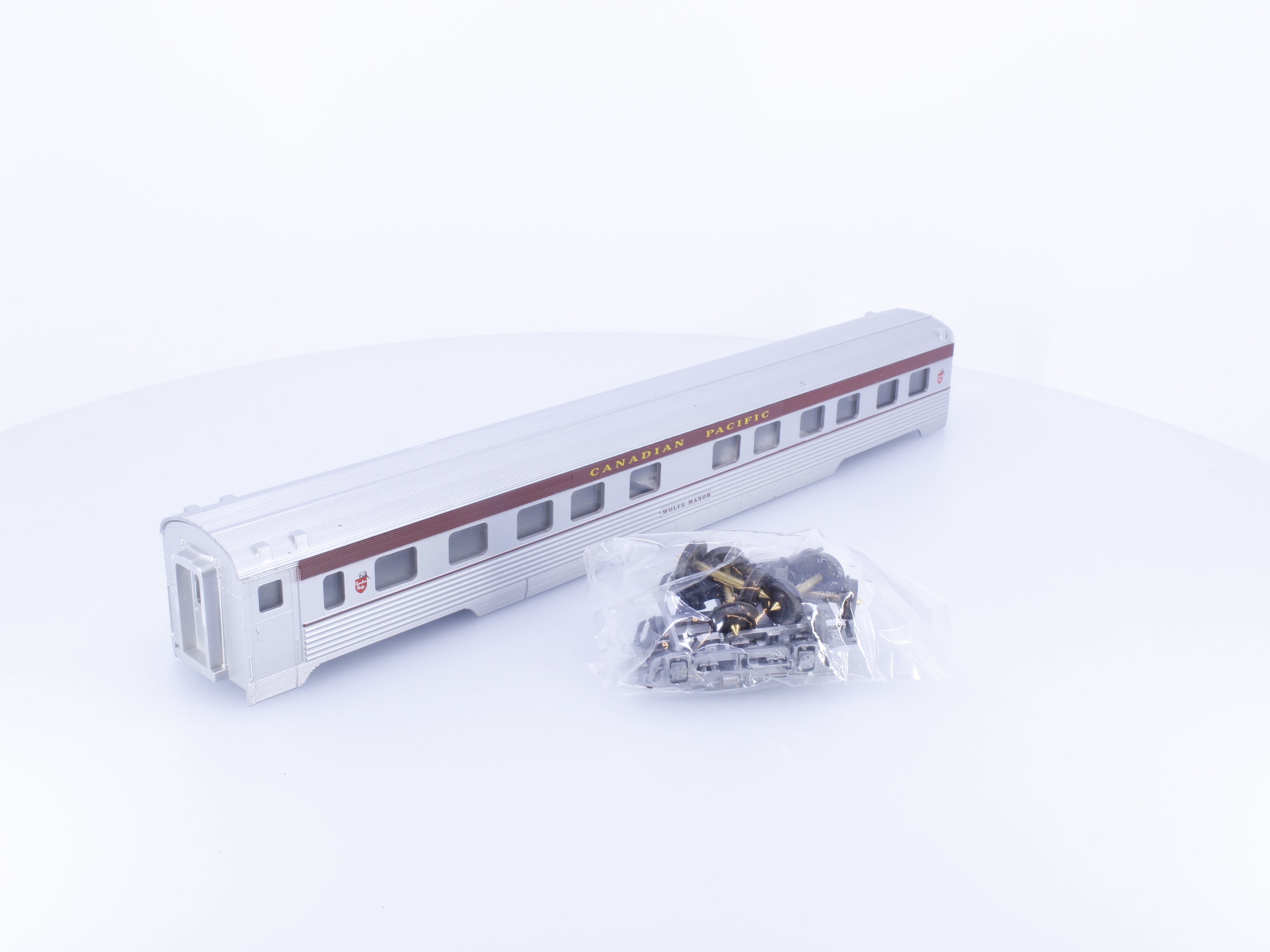 Con Cor 0001-060799 HO 85' Sleeper Passenger Car Canadian Pacific (CP) Wolfe Manor