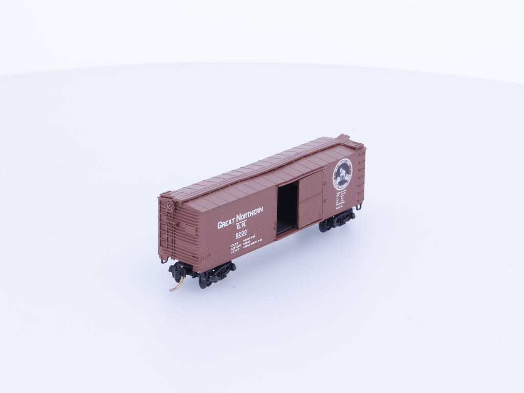 Micro Trains 42080 N 40' Double-Sheathed Wood Box Car, Single Door Great Northern (GN) 6200