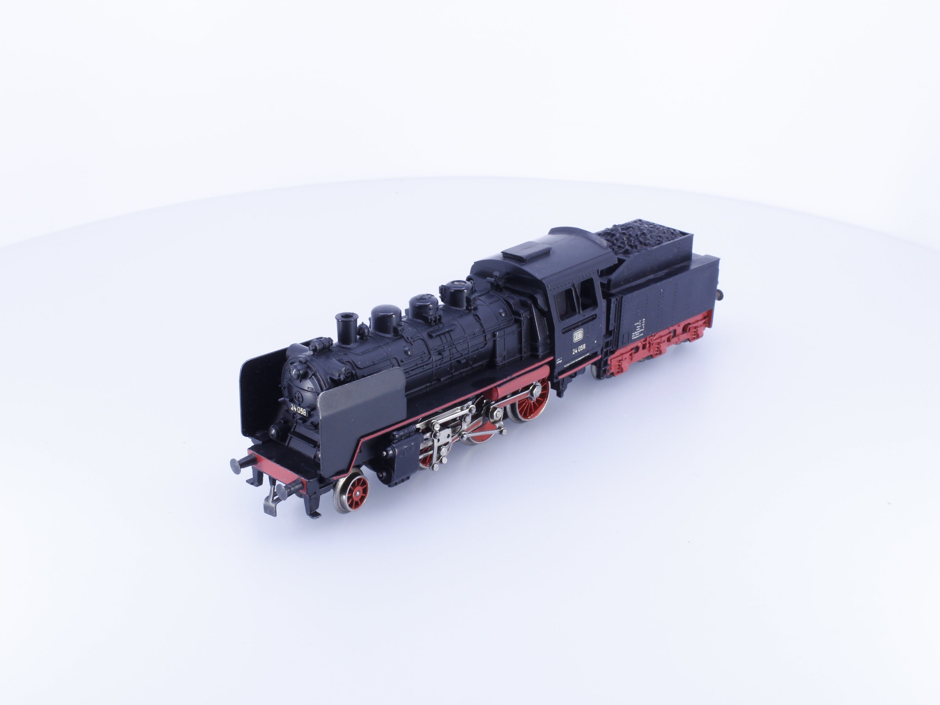 Marklin 3003 HO DB BR24 Diesel Locomotive 24058 Analog AC