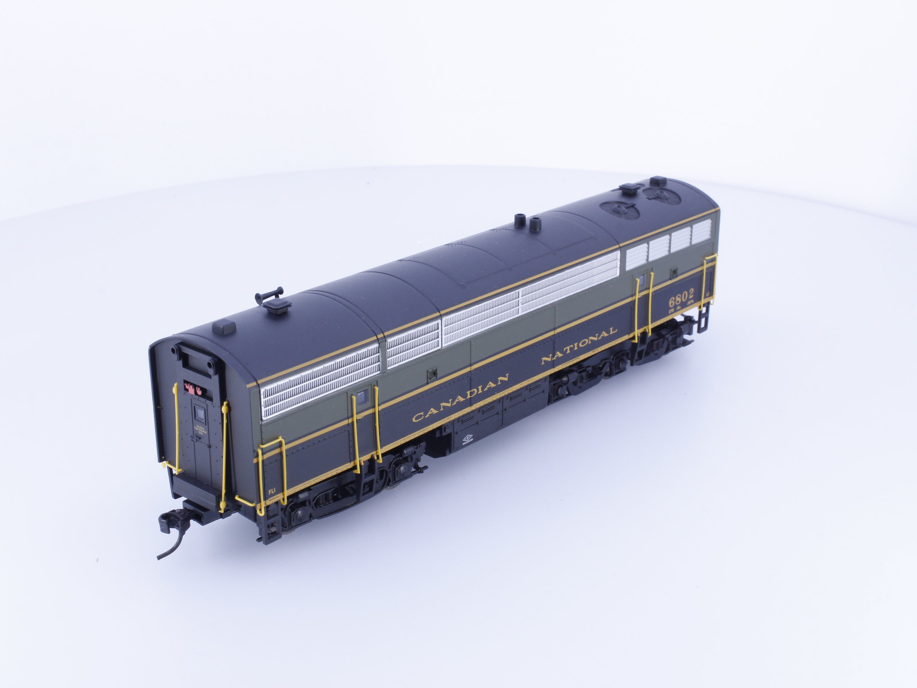 Trueline Trains TLT 500129 HO B Unit Diesel Locomotive with Sound Canadian National (CN) 6802 DCC & Sound