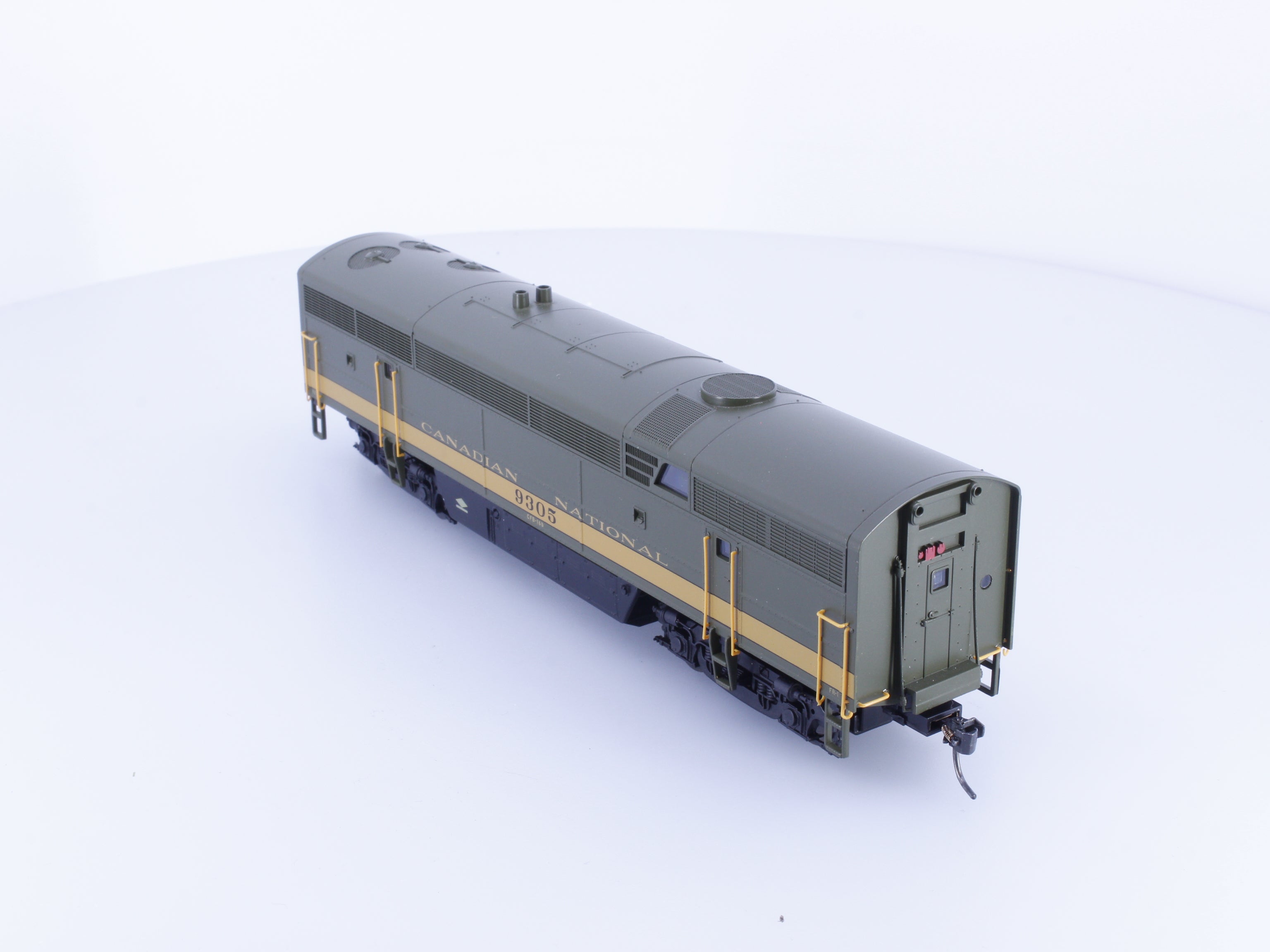 Trueline Trains TLT 500161 HO C-Liner B Unit 1954 Scheme Diesel Locomotive with Sound Canadian National (CN) 9305 DCC & Sound