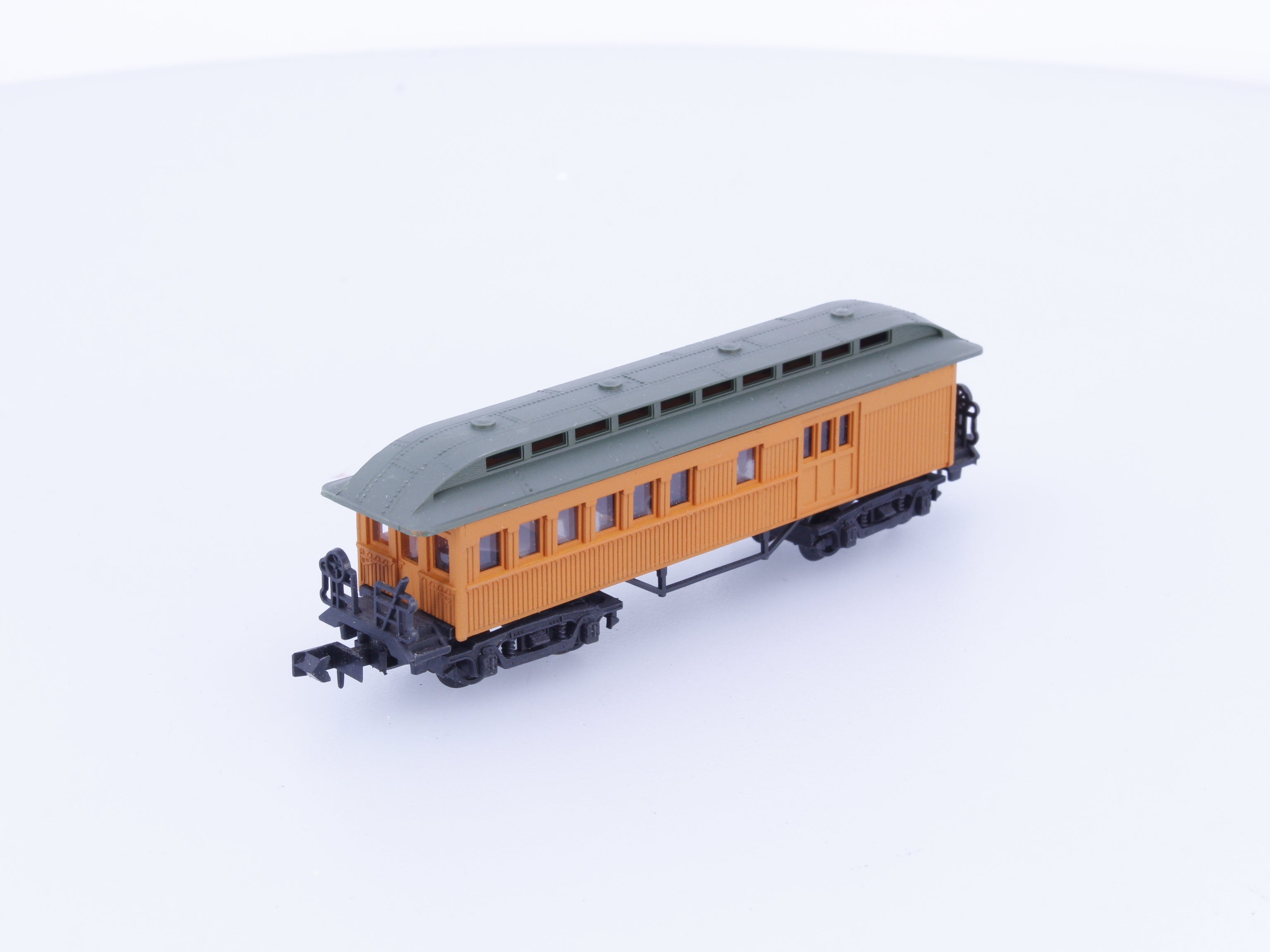 Arnold 0362 N Short Combination Passenger Coach Unlettered