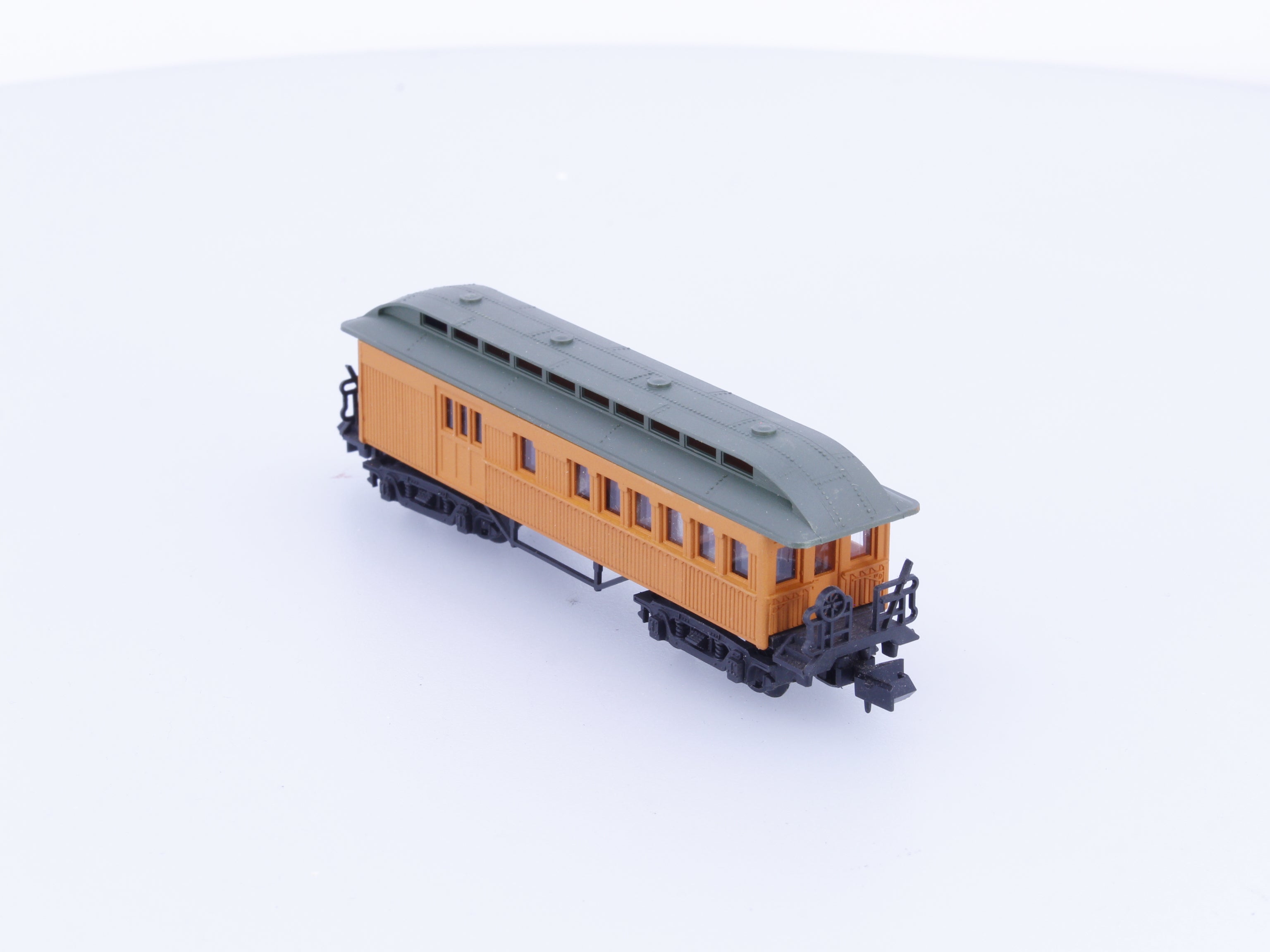 Arnold 0362 N Short Combination Passenger Coach Unlettered