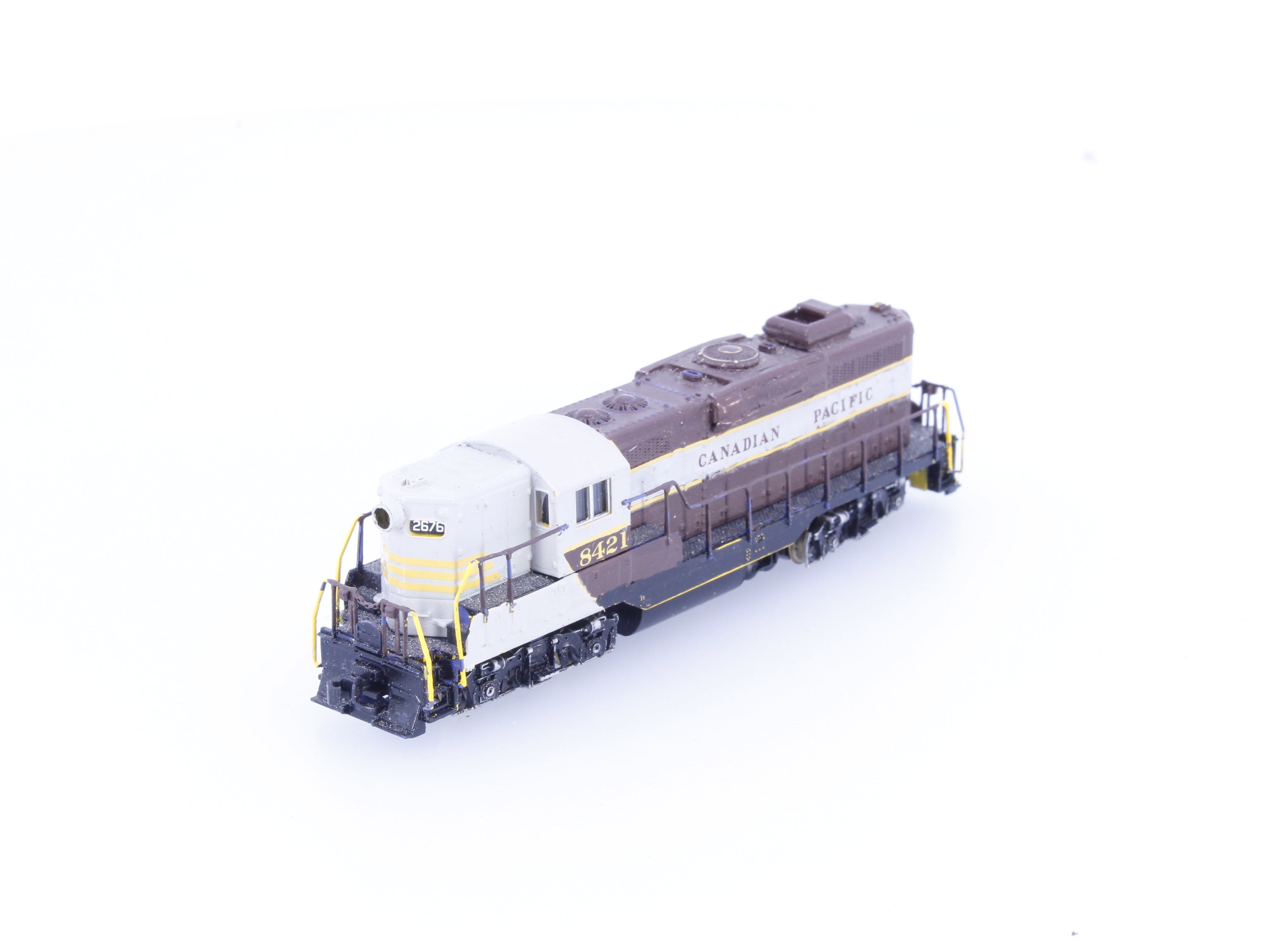 Atlas 48054 N GP-7 Phase I Diesel Locomotive Custom Painted Canadian Pacific (CP) 8421 Analog DC