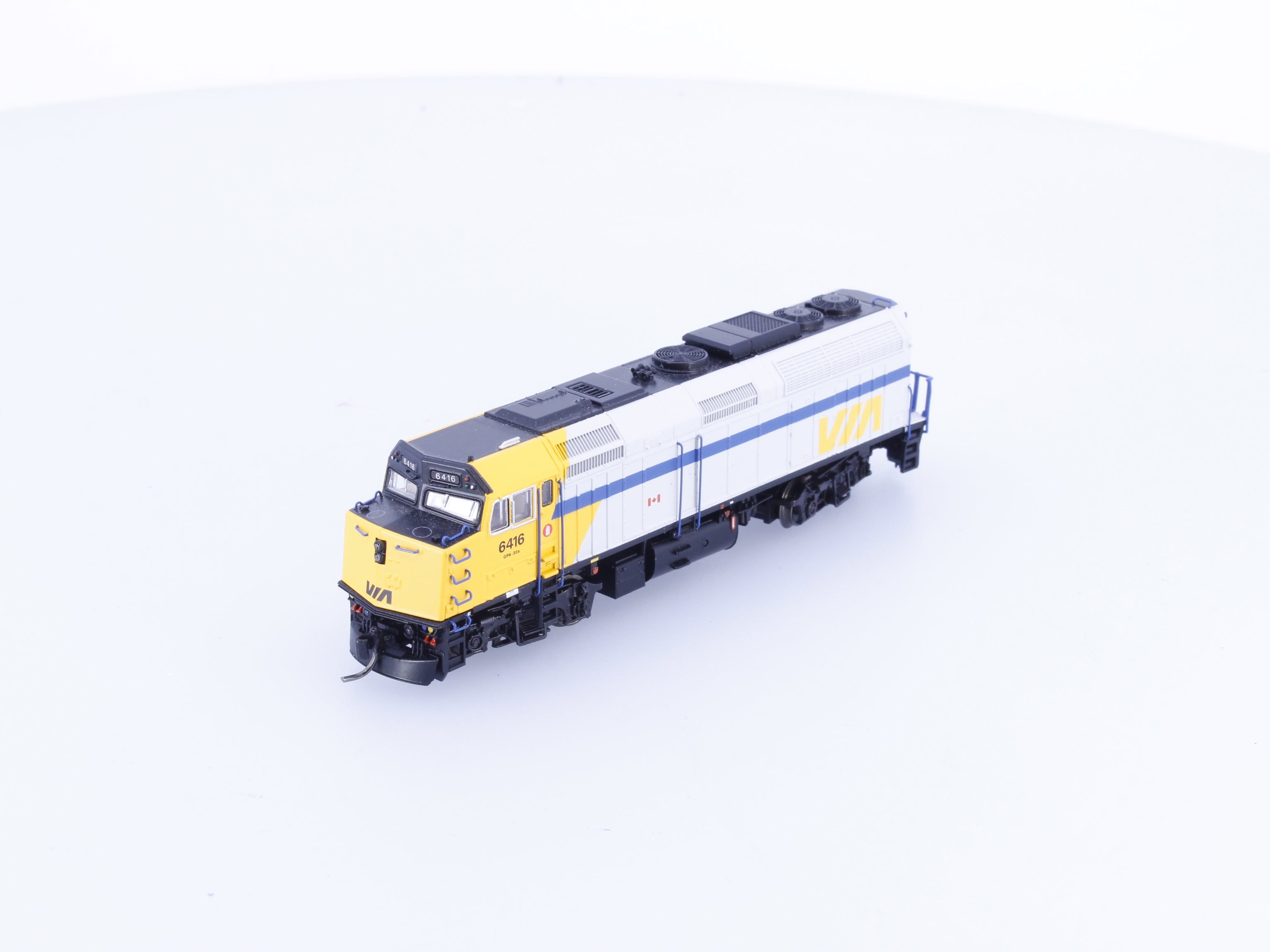 Rapido 580502 N F40PH-2D Diesel Locomotive Original Scheme Via Rail (VIA) 6416 DCC & Sound