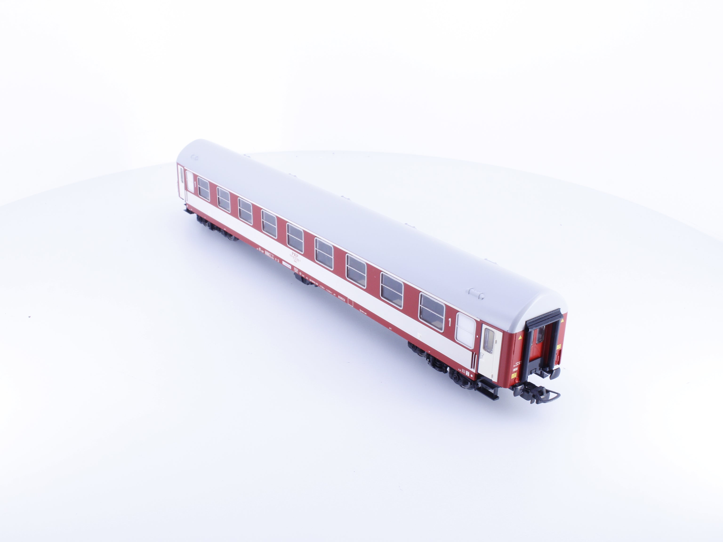 Tillig 74729 HO PKP 1st Class Passenger Car 515119