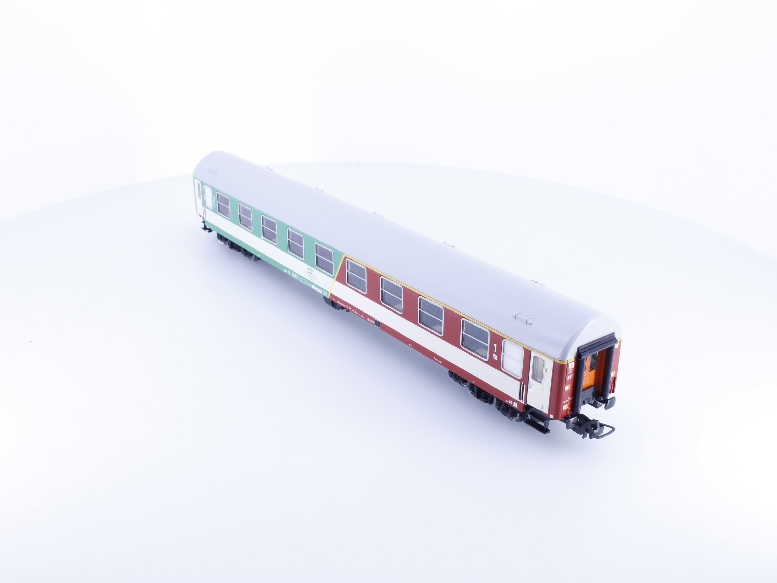 Tillig 74730 HO PKP 1st/2nd Class Passenger Coach 515139