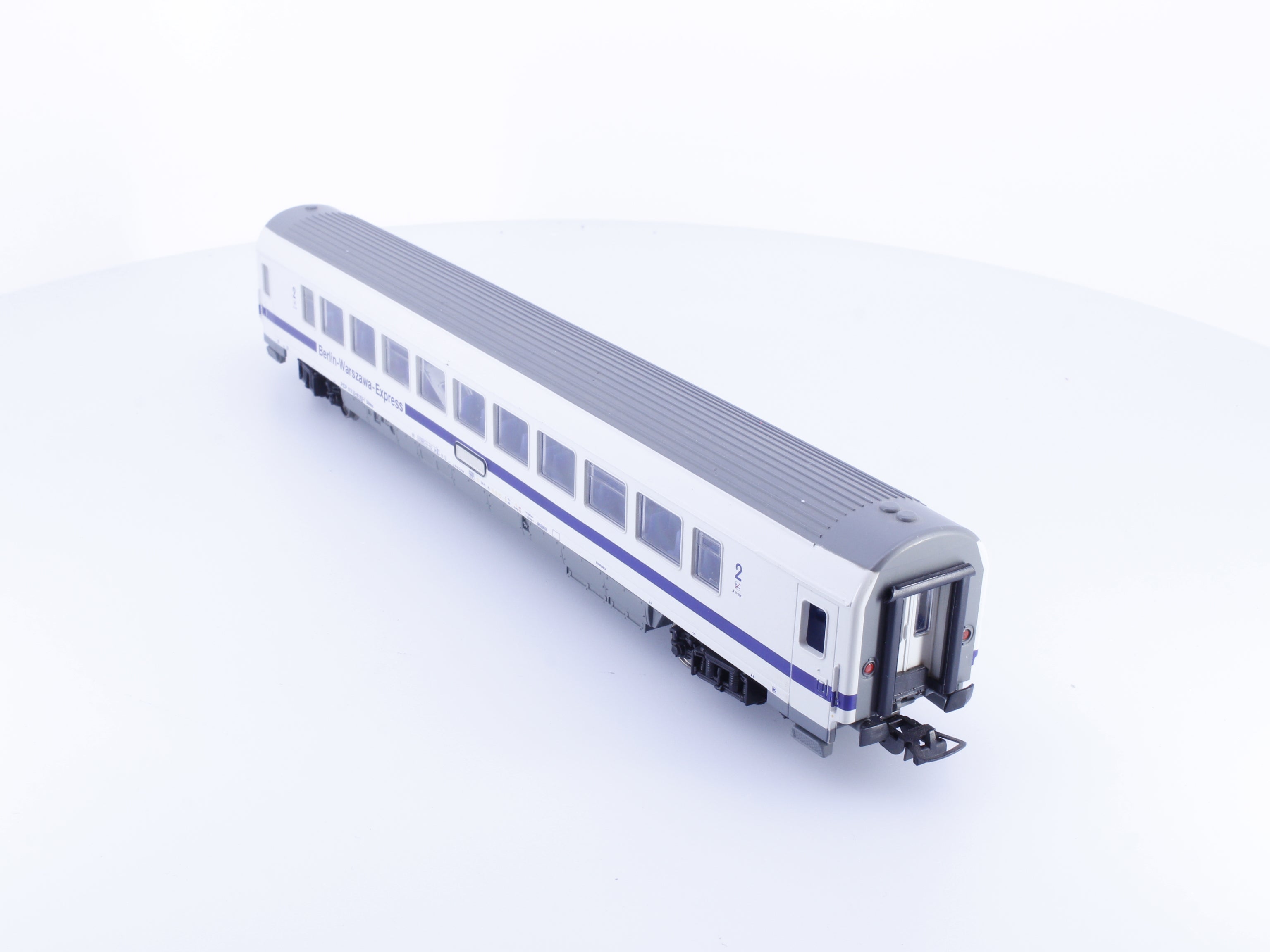Piko 57617 HO PKP 2nd Class Passenger Car Berlin-Warszawa-Express 615120