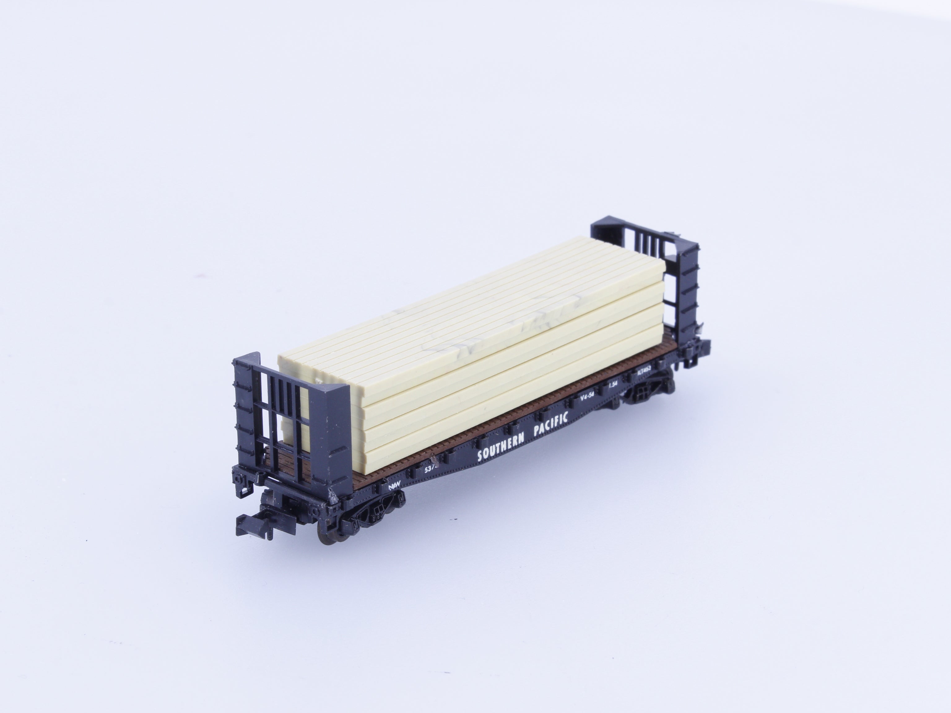 Atlas 2281 N Bulkhead Flatcar with Lumber Load Southern Pacific (SP)