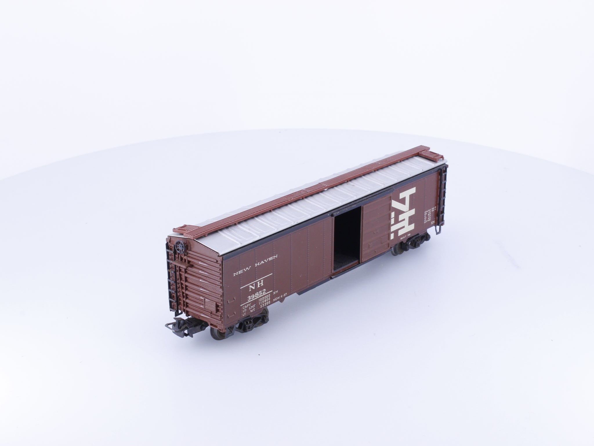 Marklin 4573 HO Box Car Single Door New York New Haven and Hartford Railroad (NH) 39852