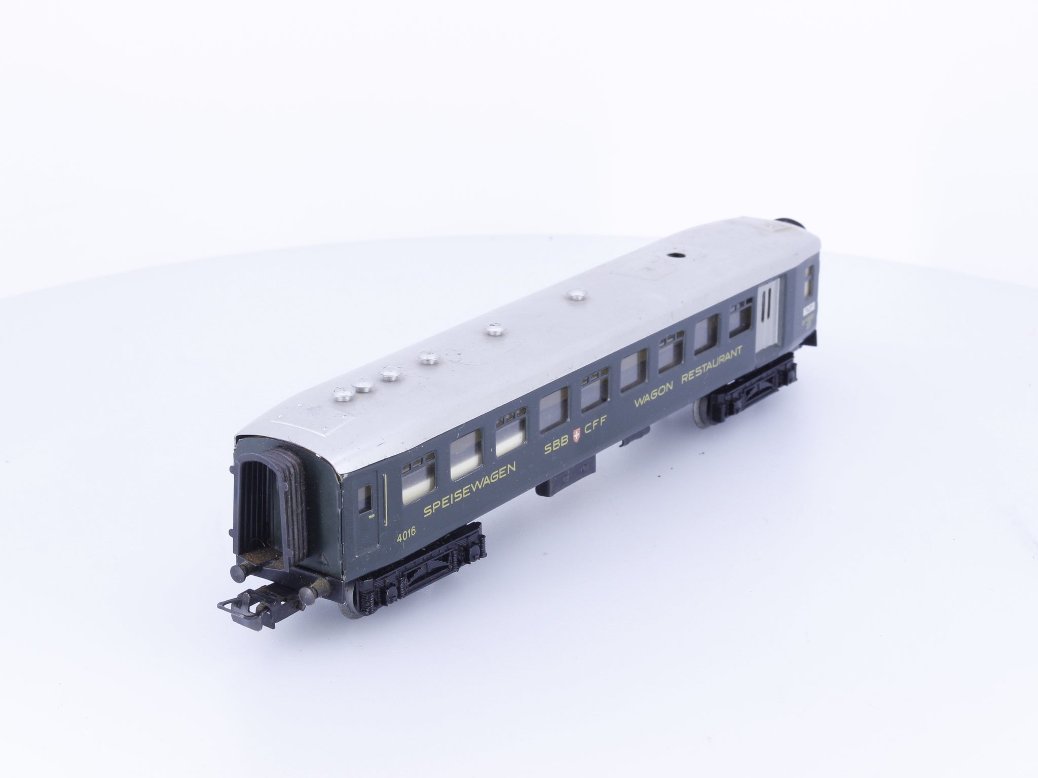 Marklin 4016 HO SBB-CFF-FFS Speisewagen Restaurant Car 4016