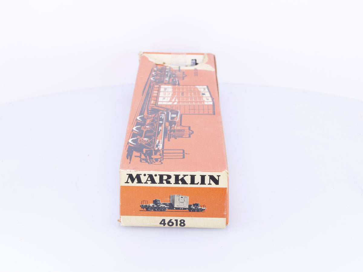 Marklin 4618 HO DB Well Wagon with Case Load