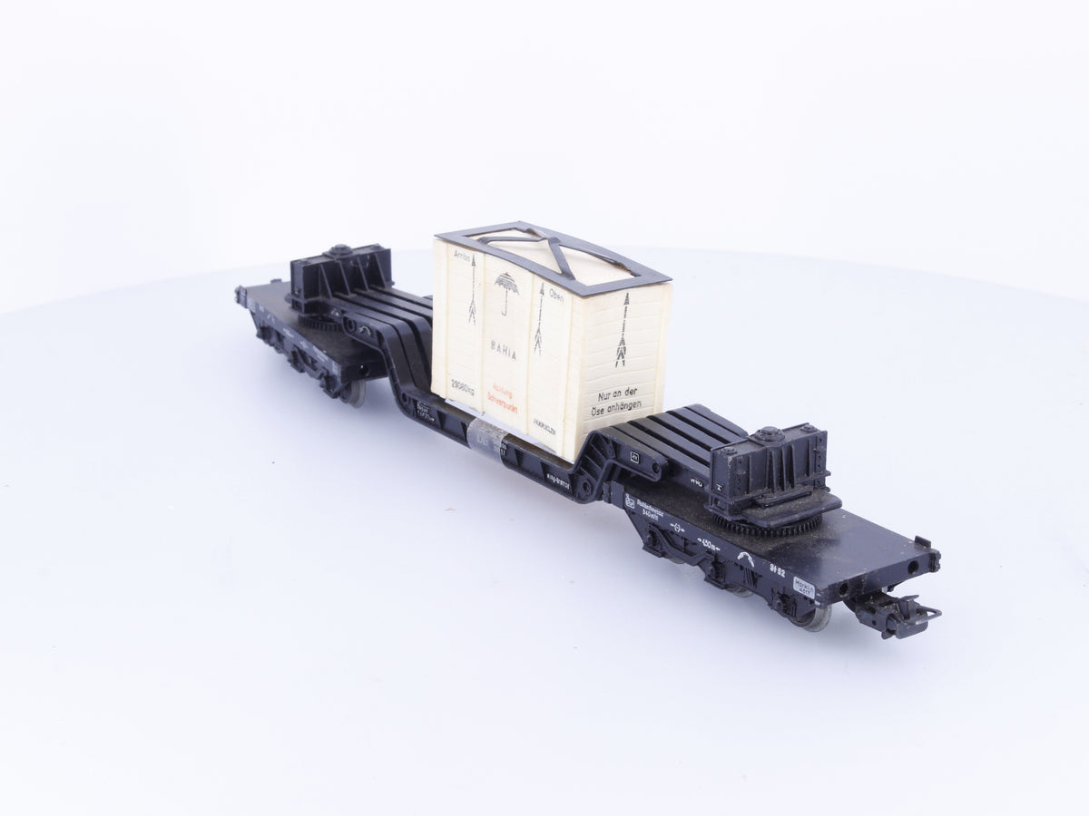 Marklin 4618 HO DB Well Wagon with Case Load