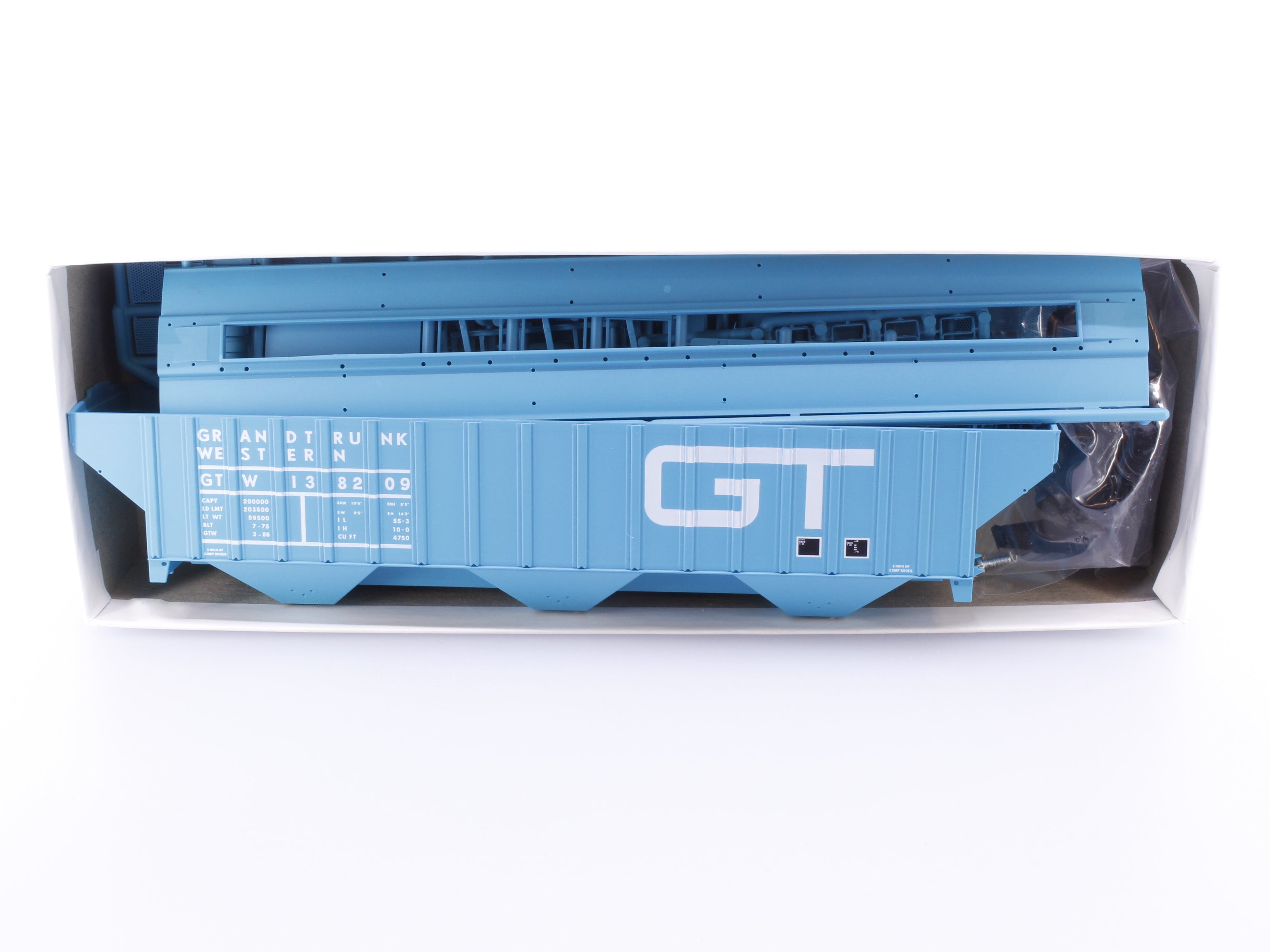 InterMountain 40324-01 HO 18 Rib 3 Bay Covered Hopper Kit Grand Trunk Western (GTW) 138209